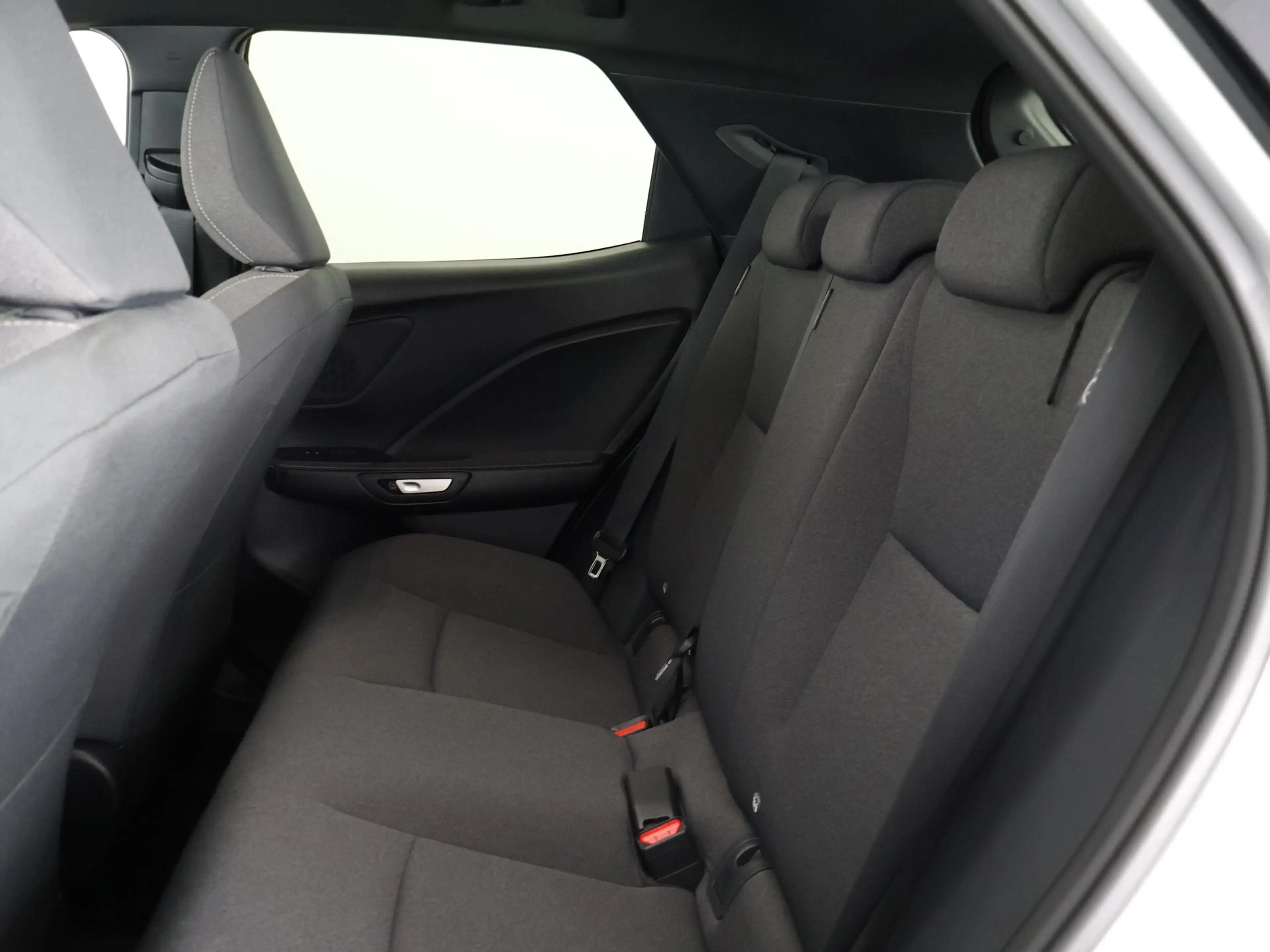 Lexus LBX 1.5 Business Line Bi-Tone 2WD | Dodehoek detectie — photo 32