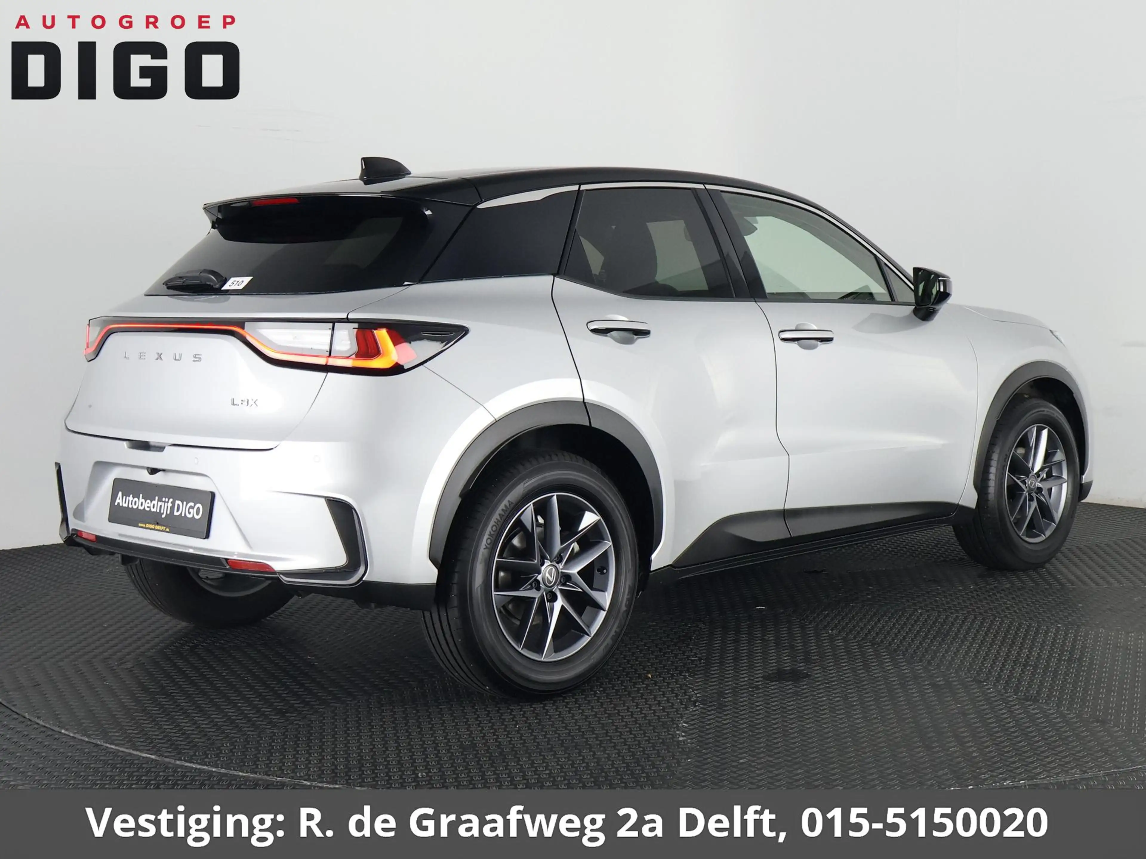 Lexus LBX 1.5 Business Line Bi-Tone 2WD | Dodehoek detectie — photo 3