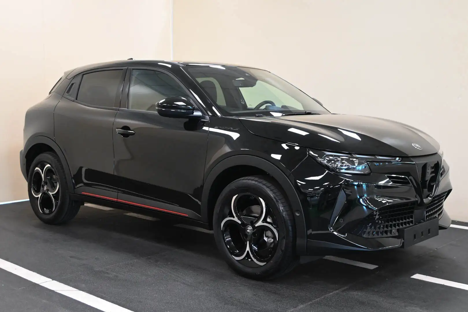 Alfa Romeo Junior Junior 1.2 136 CV Hybrid eDCT6 Speciale Negro - 1