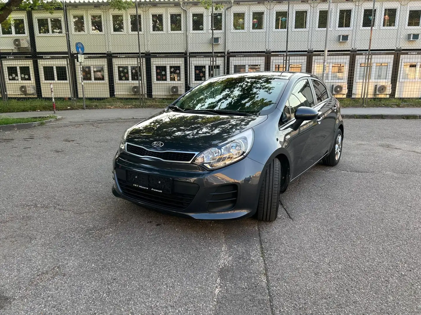 Kia Rio Rio 1,2 MPI Titan Titan Grau - 2