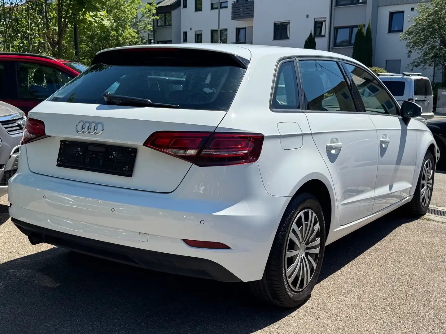 Audi A3 Sportback 30 TFSI Xenon Sitzheizung Wit - 2