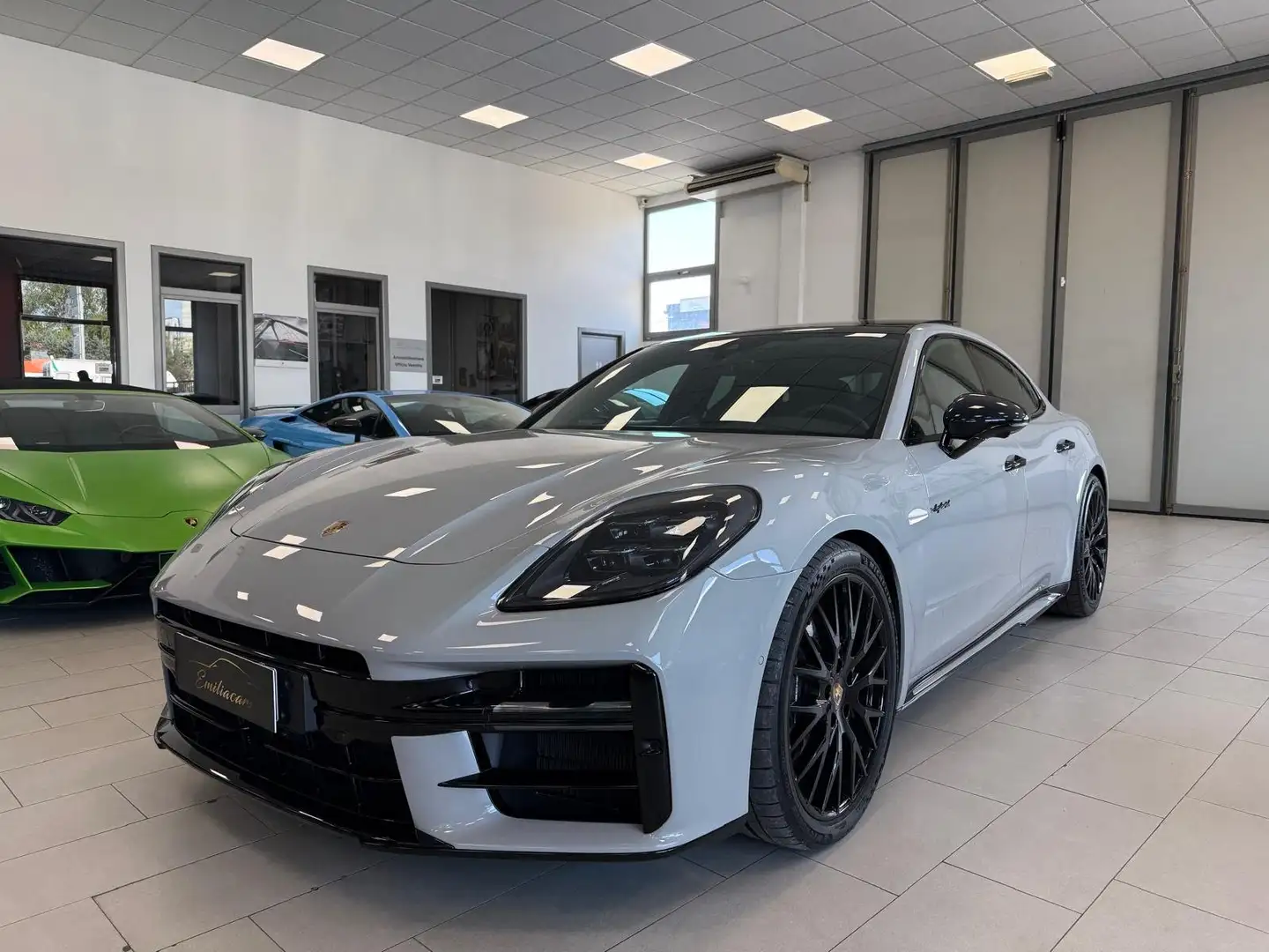 Porsche Panamera Panamera Hybrid 470cv- SPORT DESIGN Gris - 2