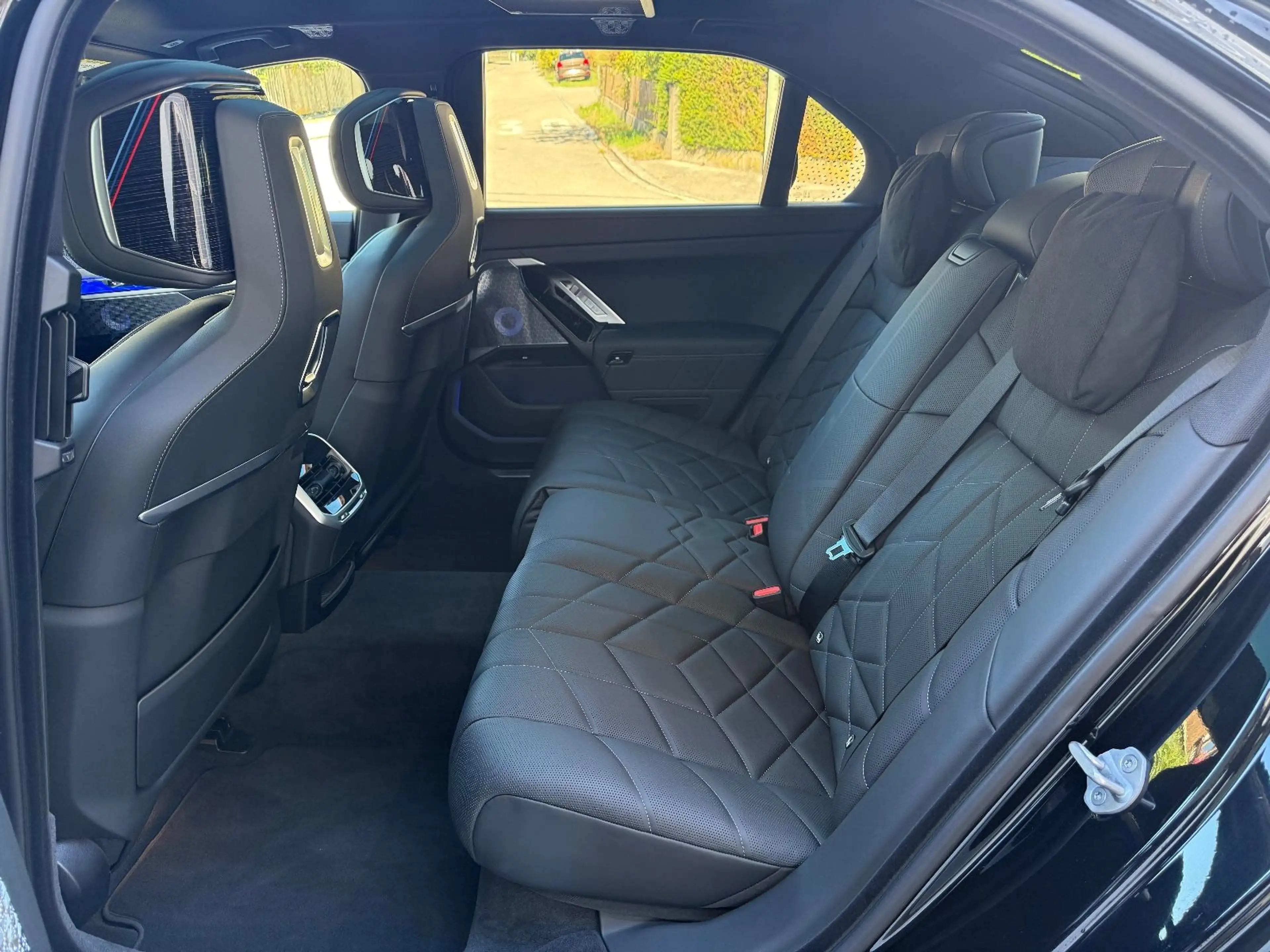 BMW 740 d xDrive M Sport*EXECUTIVE LOUNGE*UPE 167.649 — photo 10