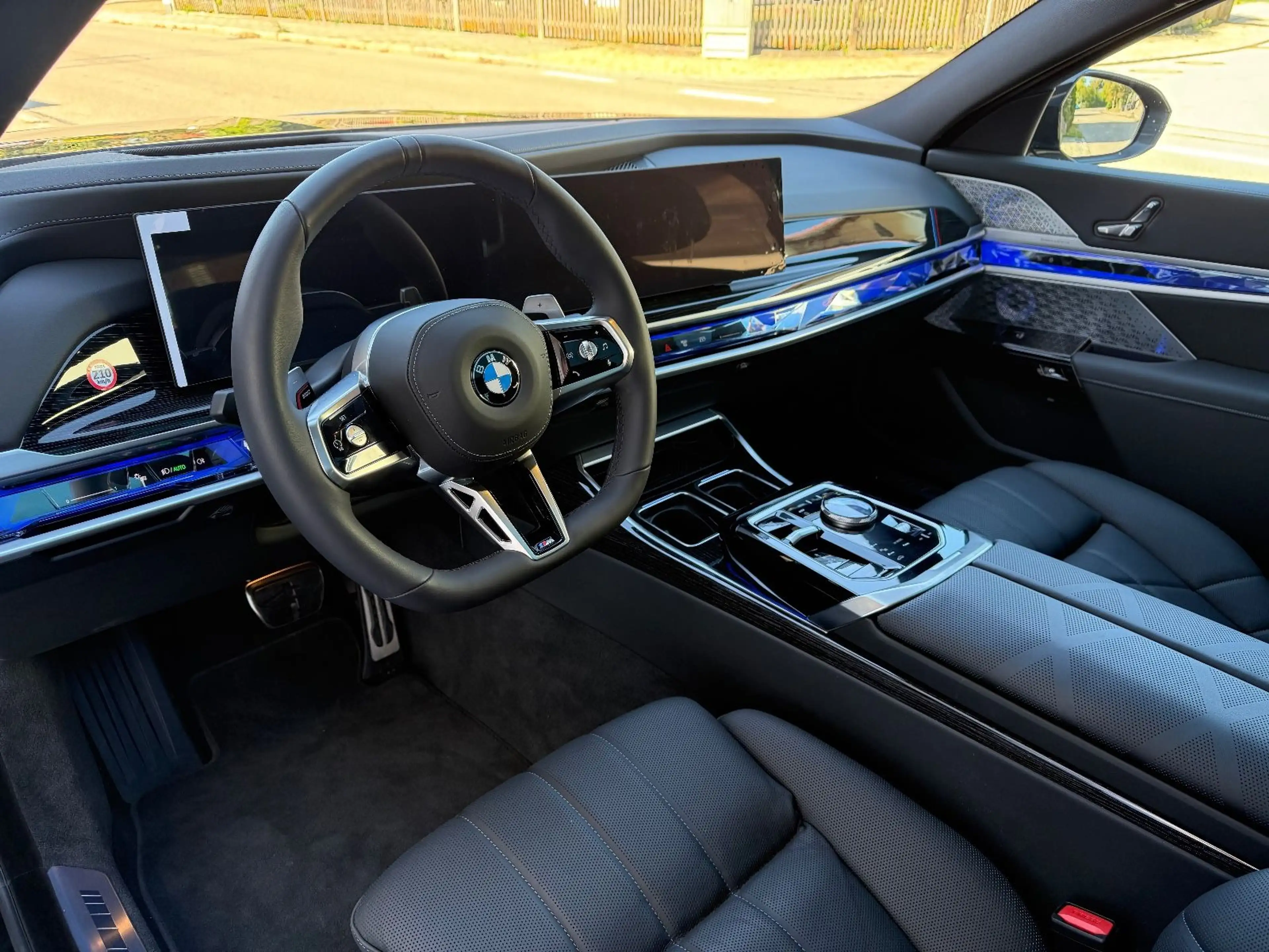 BMW 740 d xDrive M Sport*EXECUTIVE LOUNGE*UPE 167.649 — photo 7