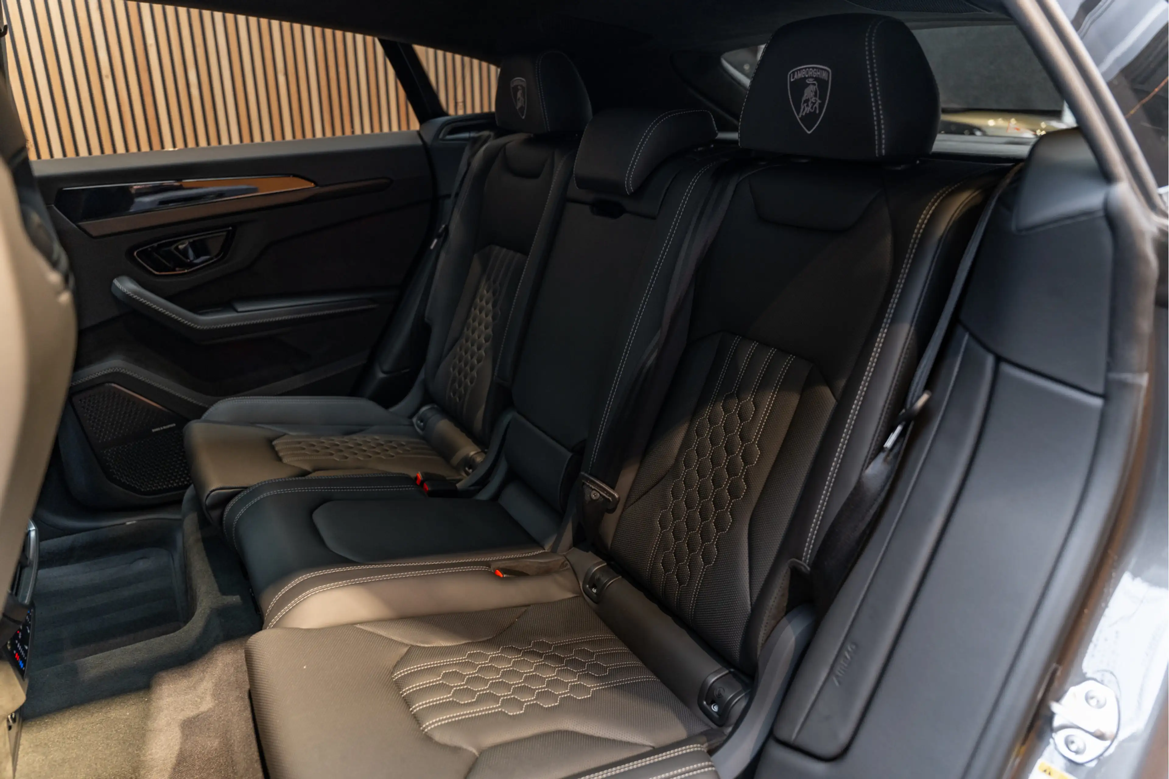 Lamborghini Urus SE Massage HUD B&O Advanced Full Matte PPF 4.0 V8 — photo 10
