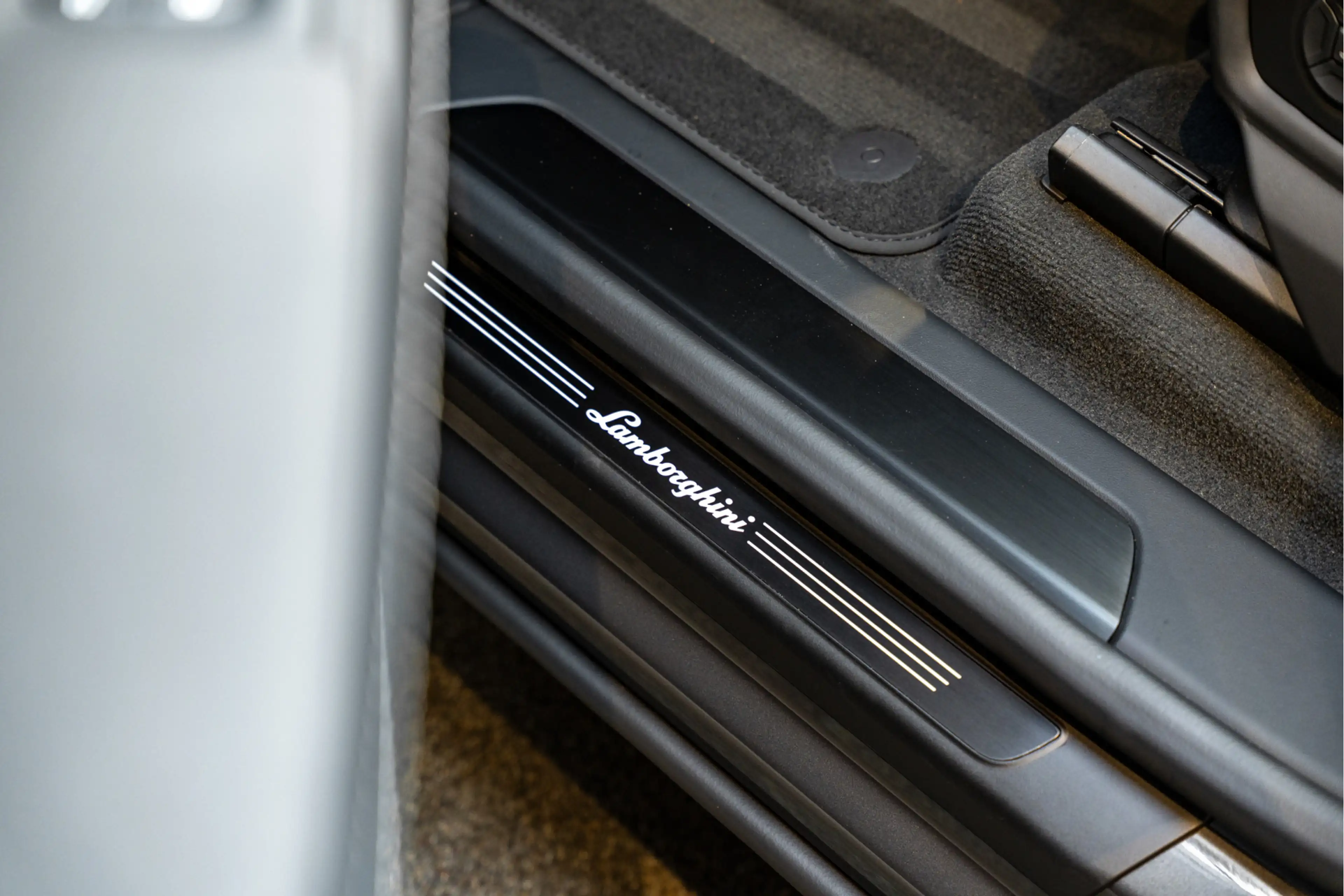 Lamborghini Urus SE Massage HUD B&O Advanced Full Matte PPF 4.0 V8 — photo 33