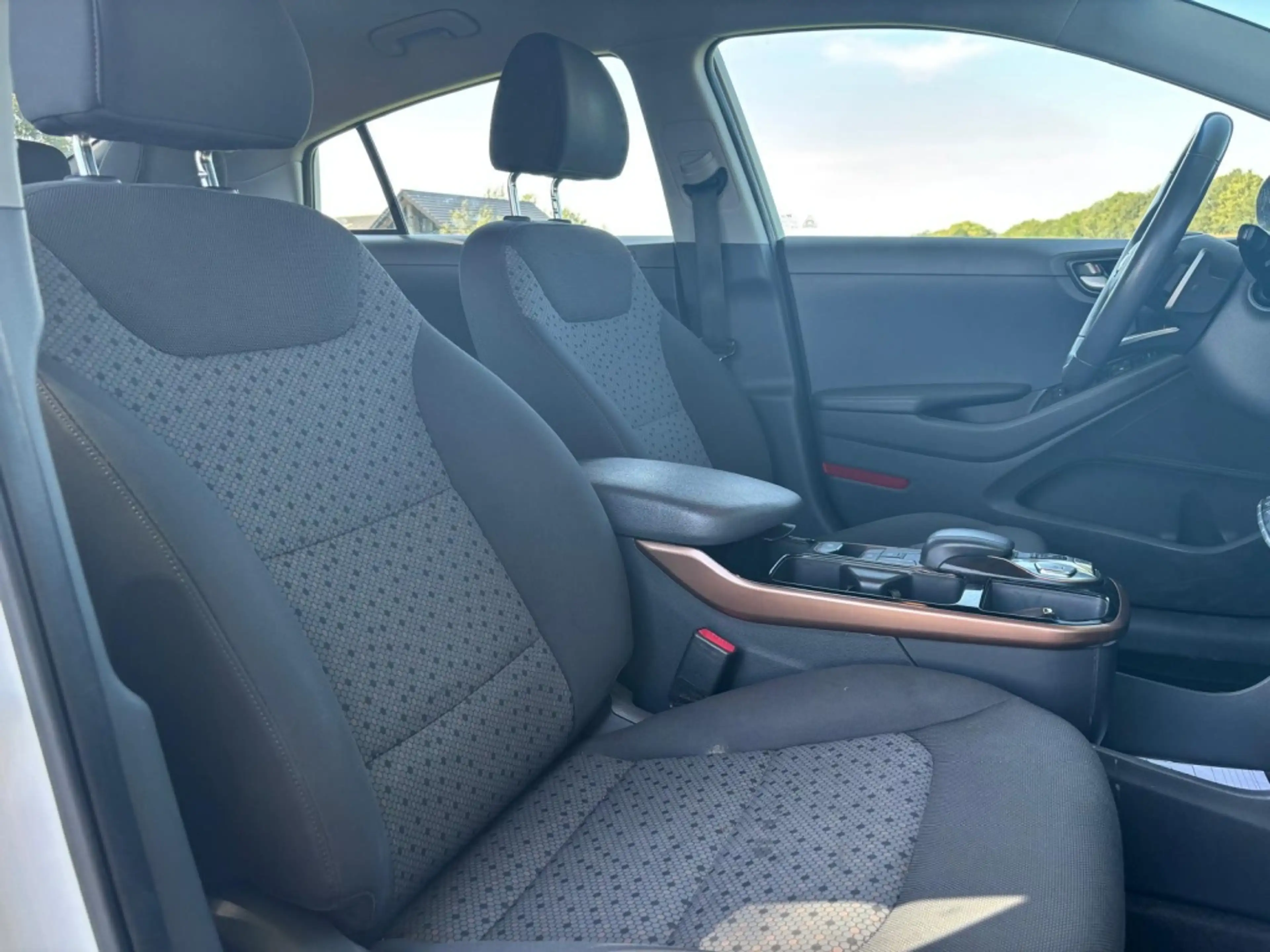 Hyundai IONIQ Comfort EV | Navi | DAB | Camera | SOH 100% | — photo 13
