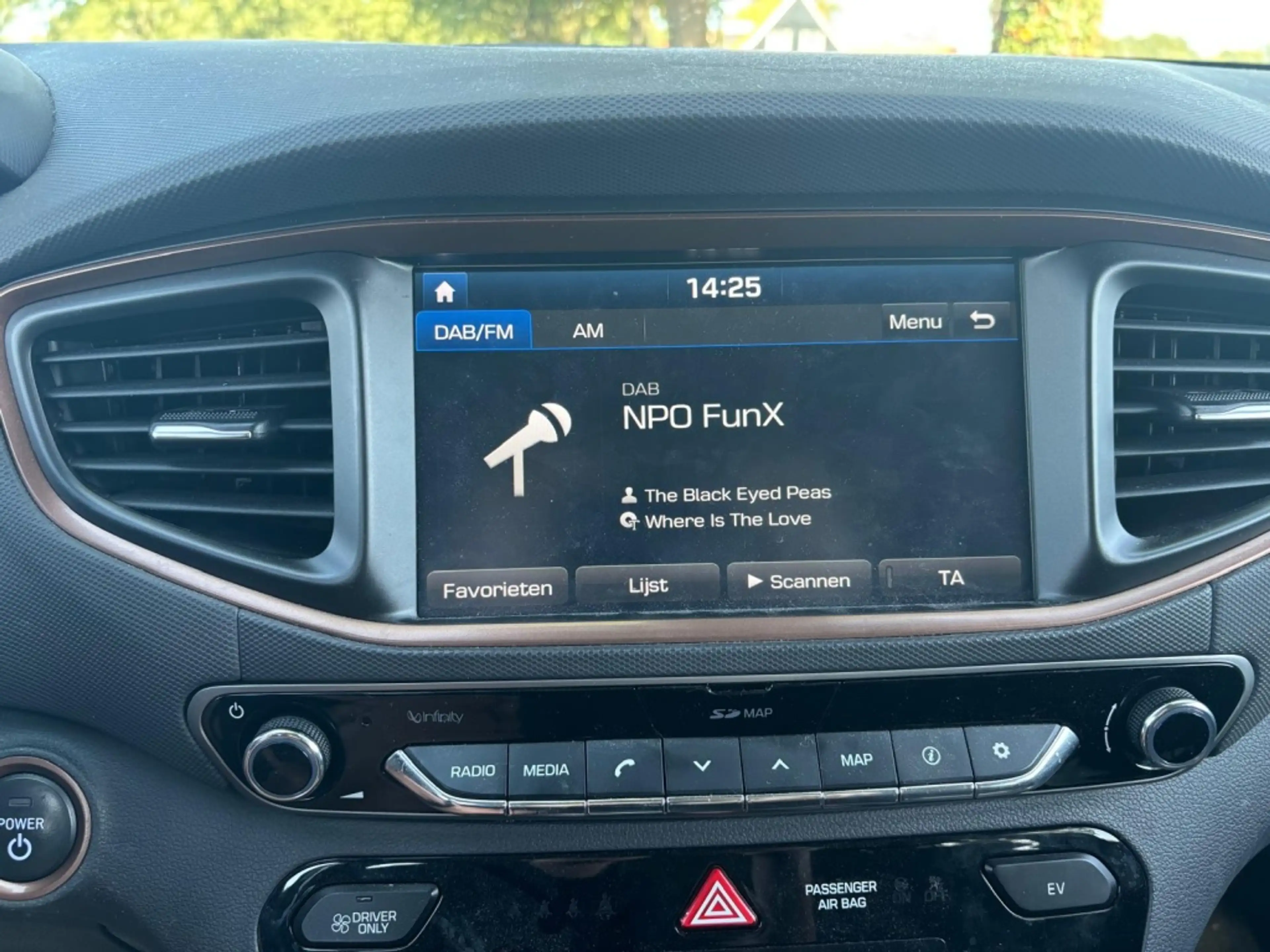 Hyundai IONIQ Comfort EV | Navi | DAB | Camera | SOH 100% | — photo 21