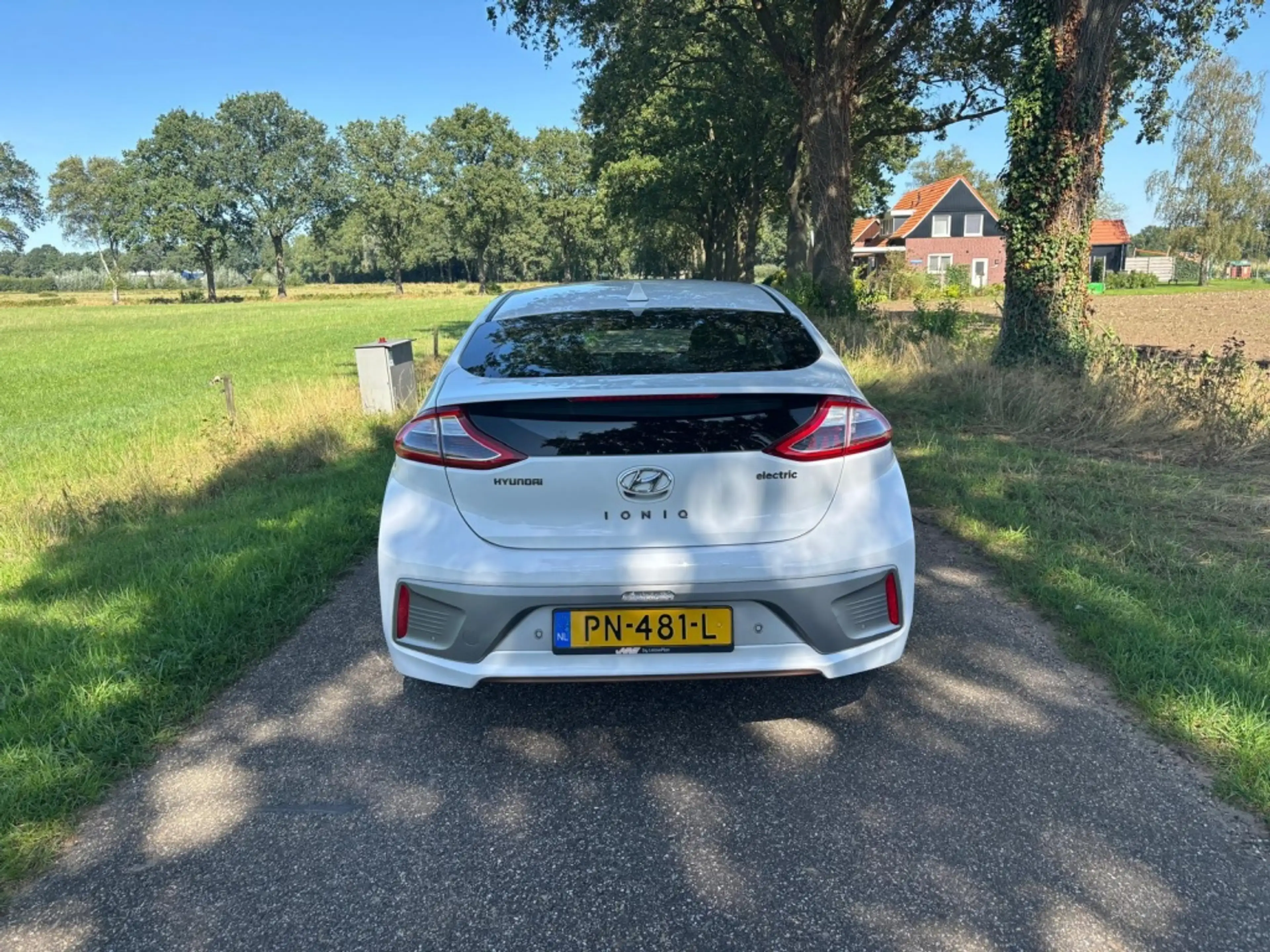 Hyundai IONIQ Comfort EV | Navi | DAB | Camera | SOH 100% | — photo 7