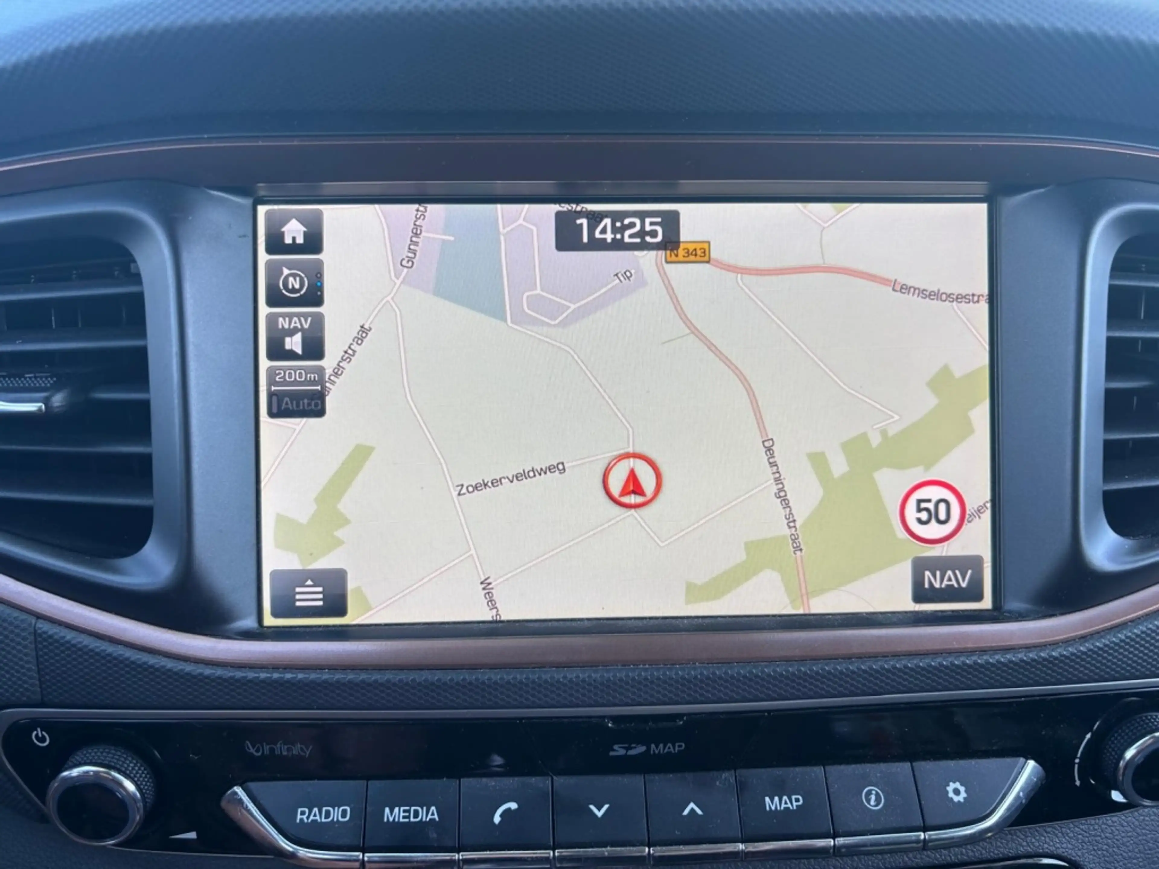 Hyundai IONIQ Comfort EV | Navi | DAB | Camera | SOH 100% | — photo 20