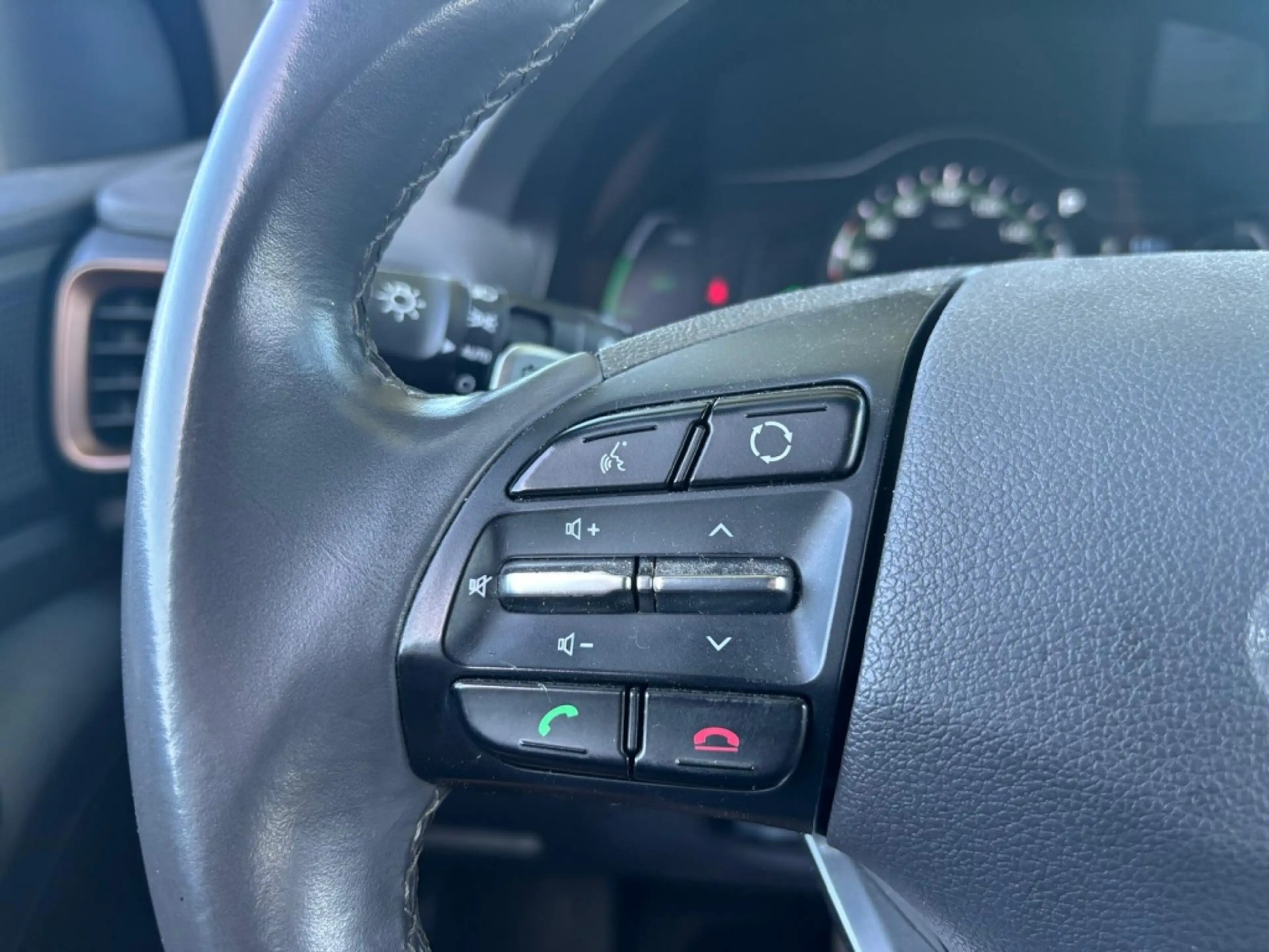 Hyundai IONIQ Comfort EV | Navi | DAB | Camera | SOH 100% | — photo 16