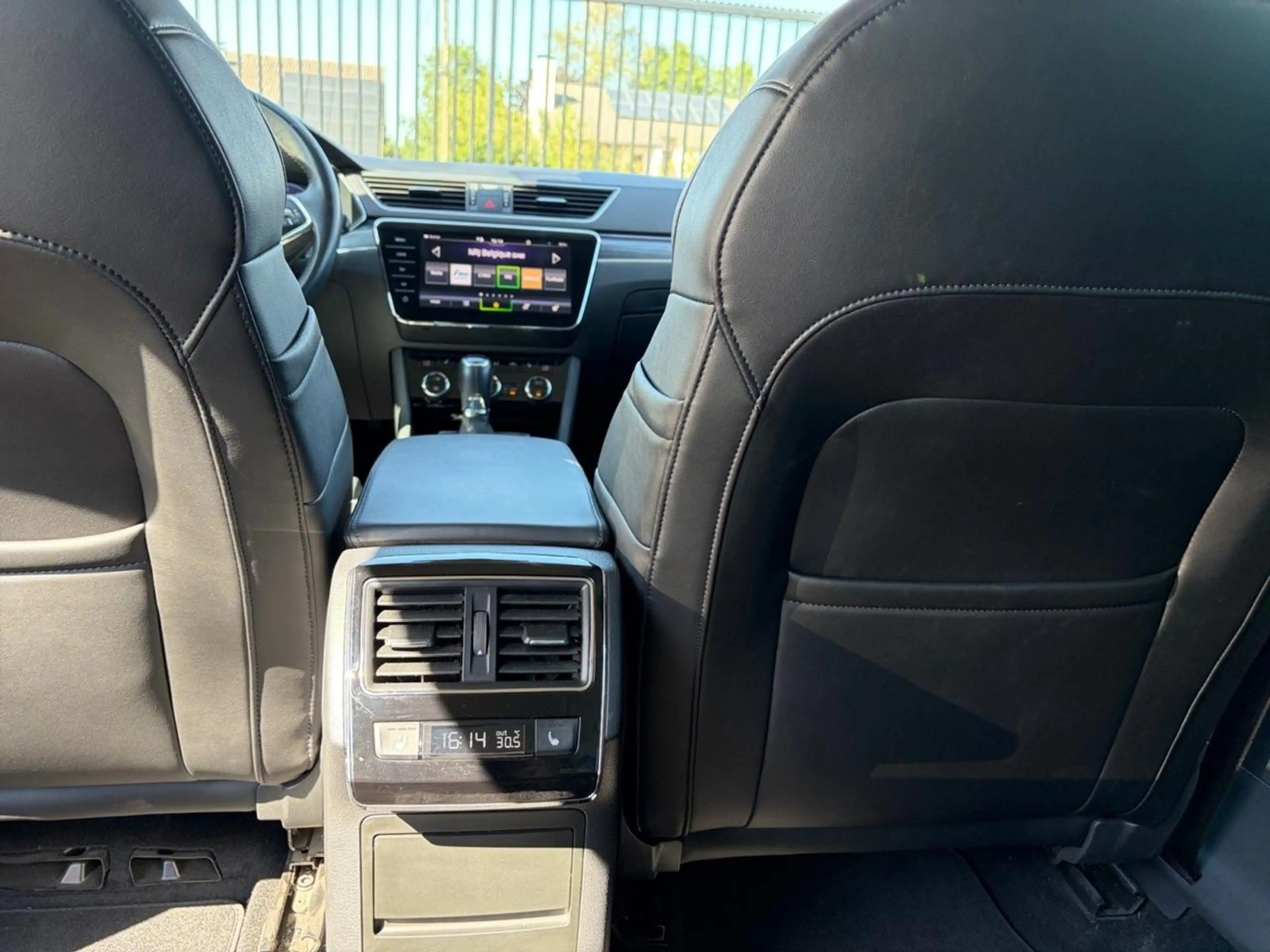 Skoda Superb Superb Combi 2.0 CR TDi Style DSG — photo 7