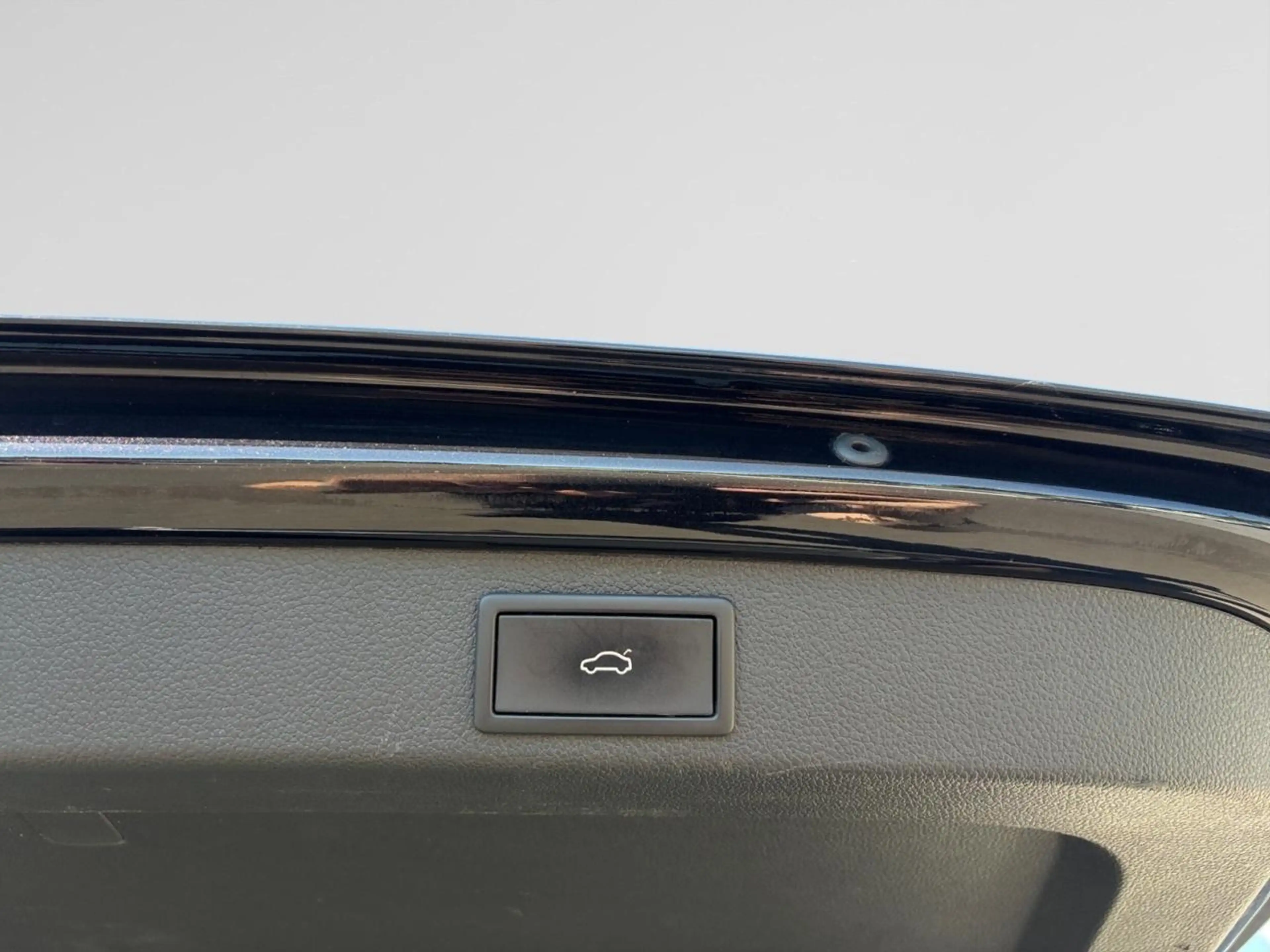 Skoda Superb Superb Combi 2.0 CR TDi Style DSG — photo 11