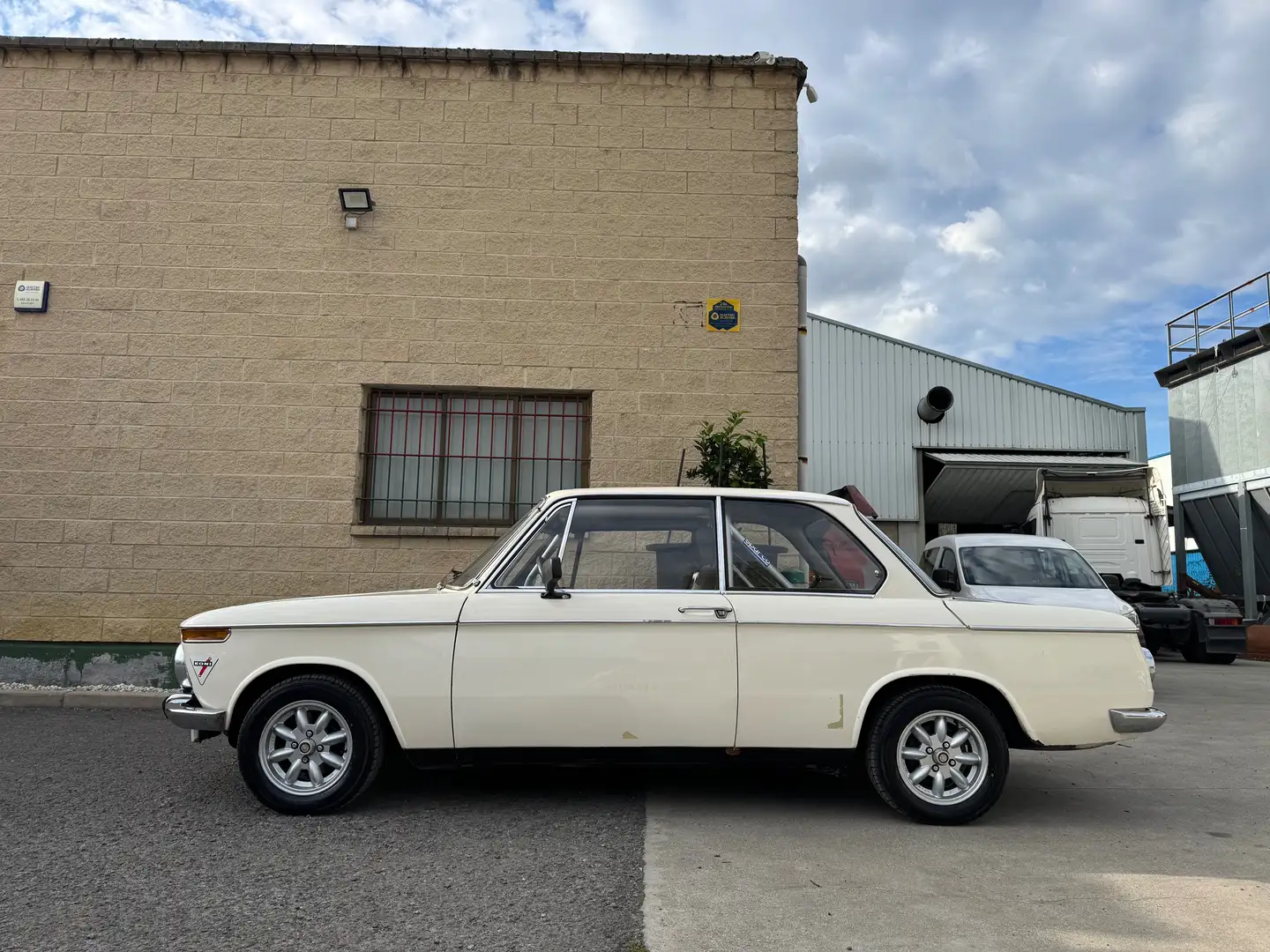 BMW 2002 Ti Biały - 2
