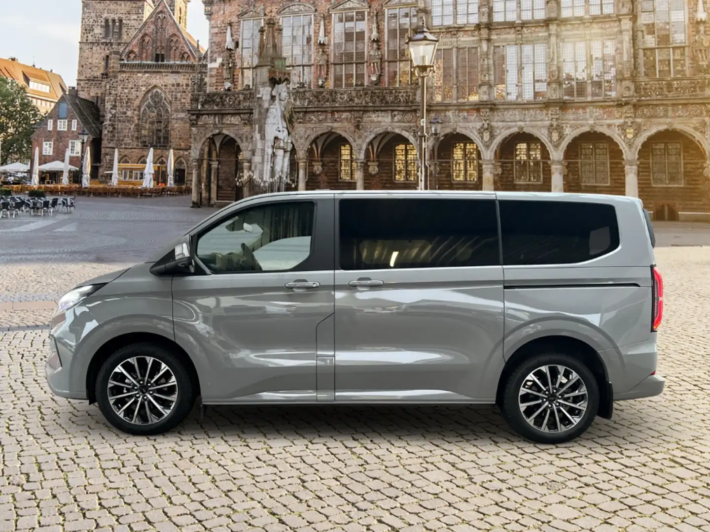 Ford Tourneo Custom Bus 320 L1 Titanium X Pano und vieles Mehr Grau - 2