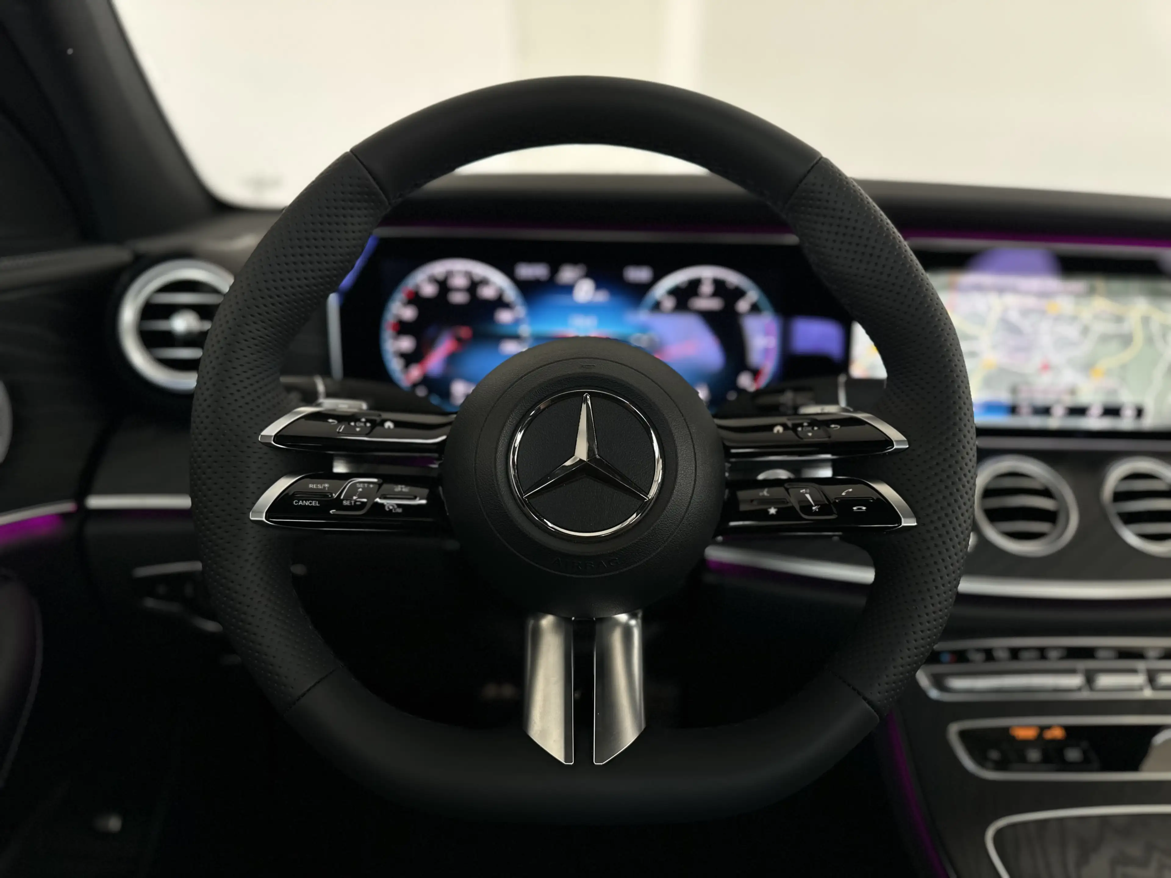 Mercedes-Benz E 400 AMG* HUD* 360°* BURM* BEAM* AHK* SD* WIDE* FAHR+ — photo 14