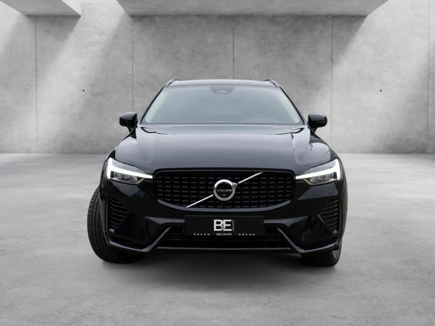 Volvo XC60 T8 Plus Dark Recharge Plug-In Hybrid AWD Schwarz - 2