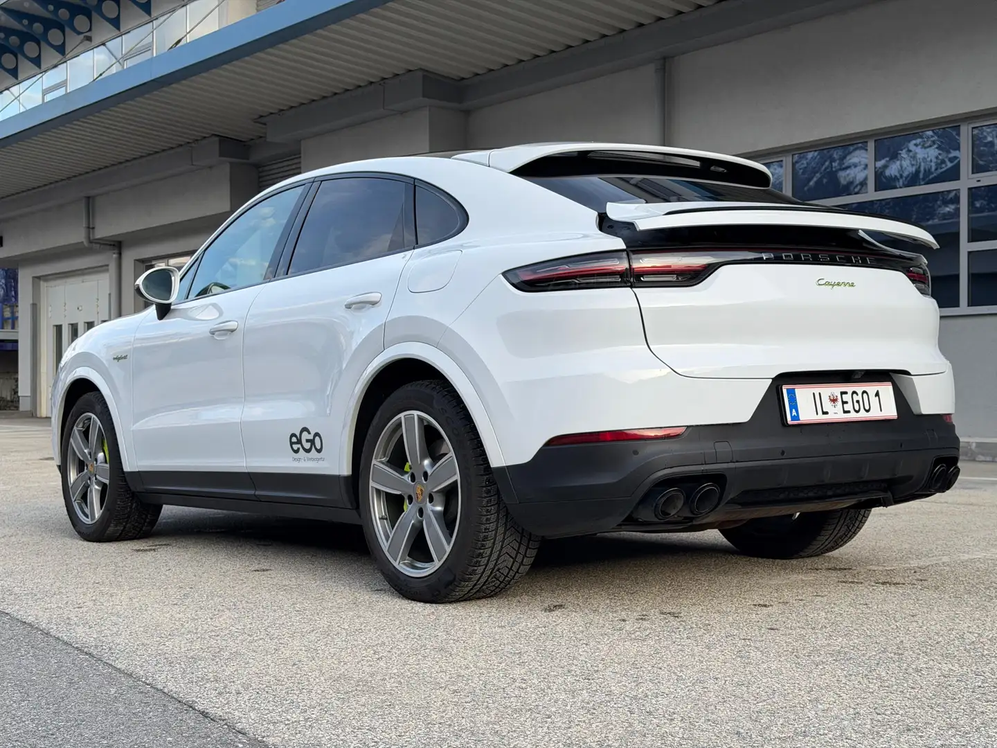 Porsche Cayenne Coupe E-Hybrid PHEV 17,9 kWh Aut. Weiß - 2