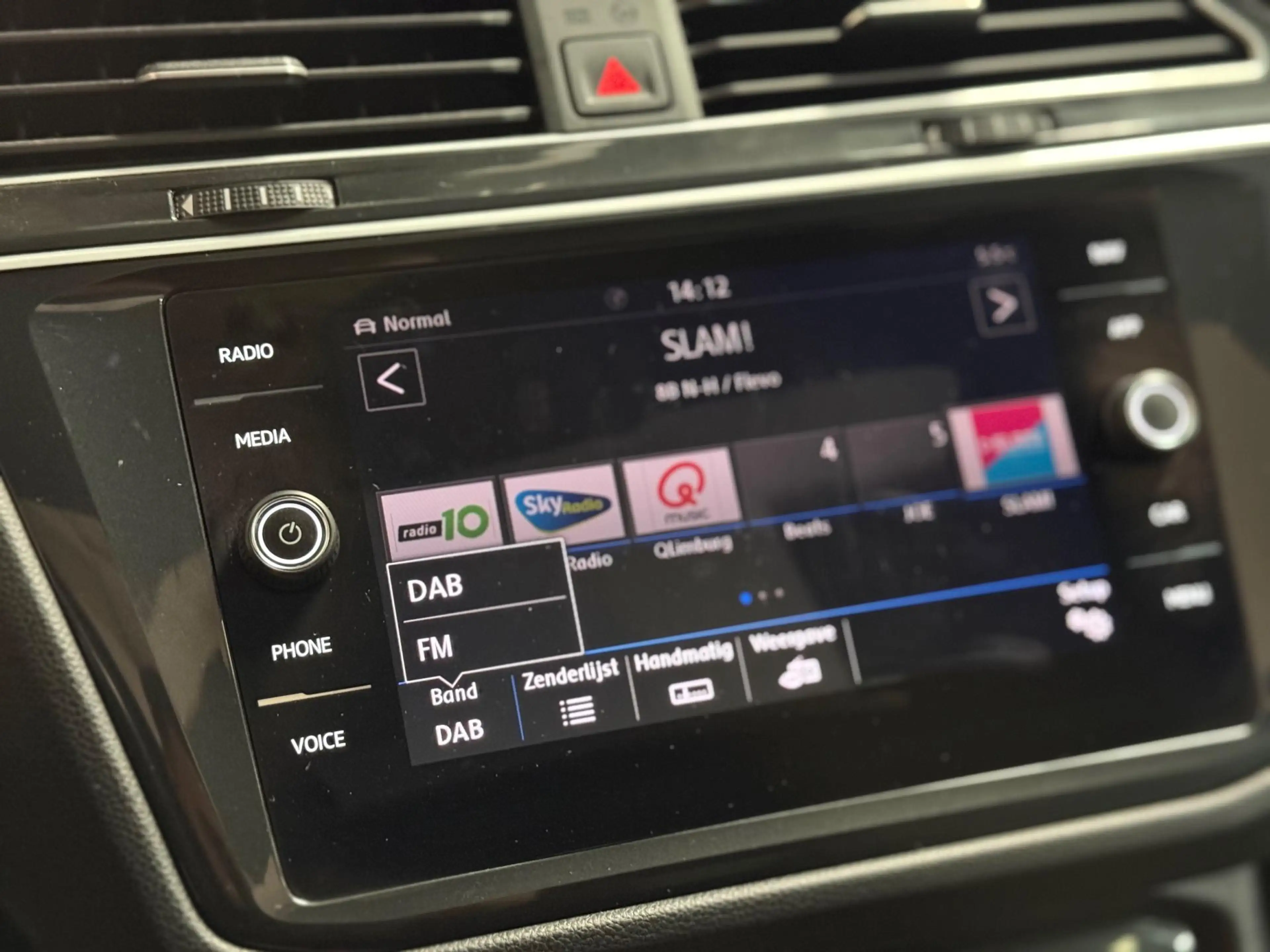 Volkswagen Tiguan 2.0 TSI 4Motion Highline Business R | Pano | Trekh — photo 27