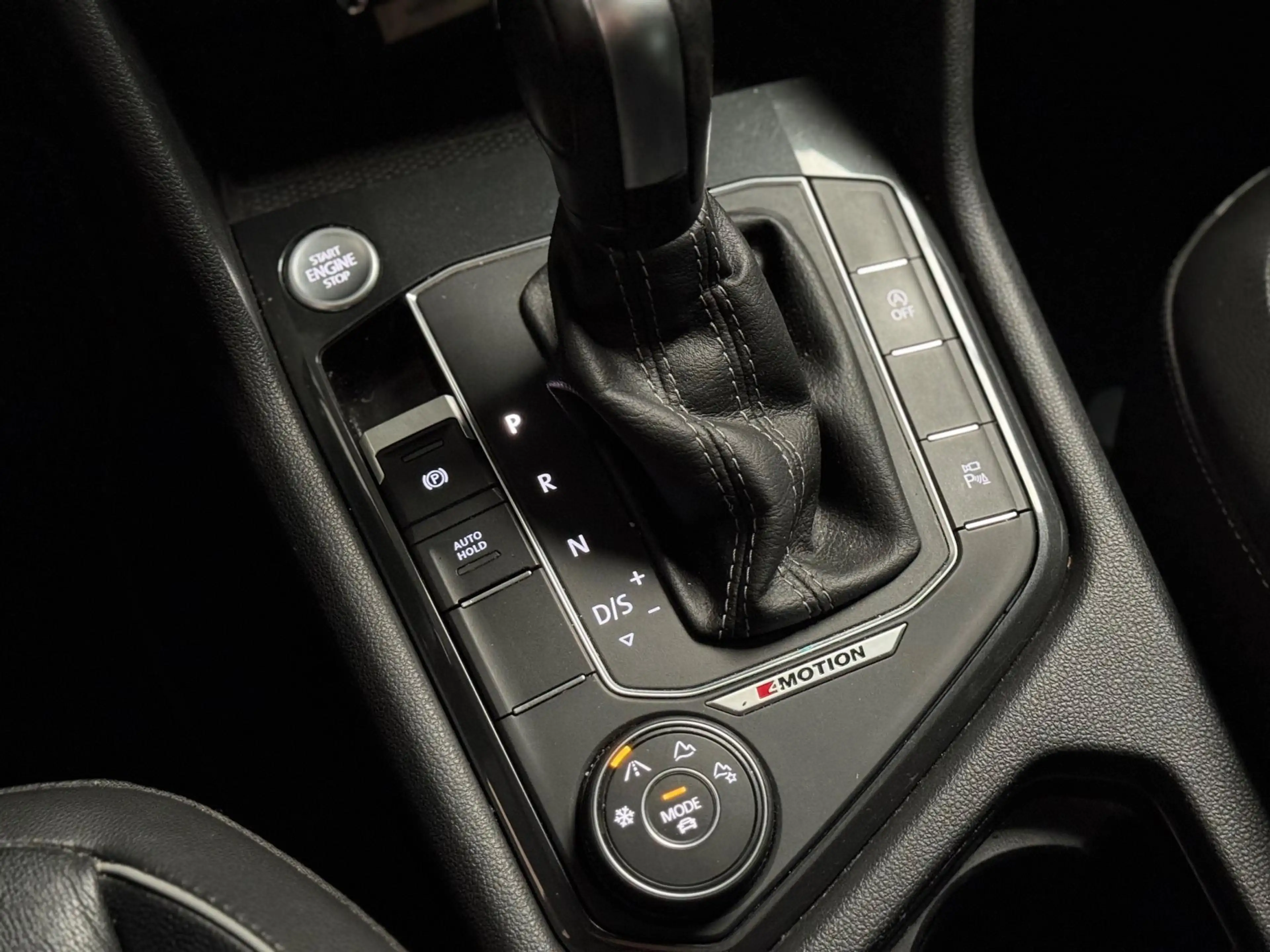 Volkswagen Tiguan 2.0 TSI 4Motion Highline Business R | Pano | Trekh — photo 33