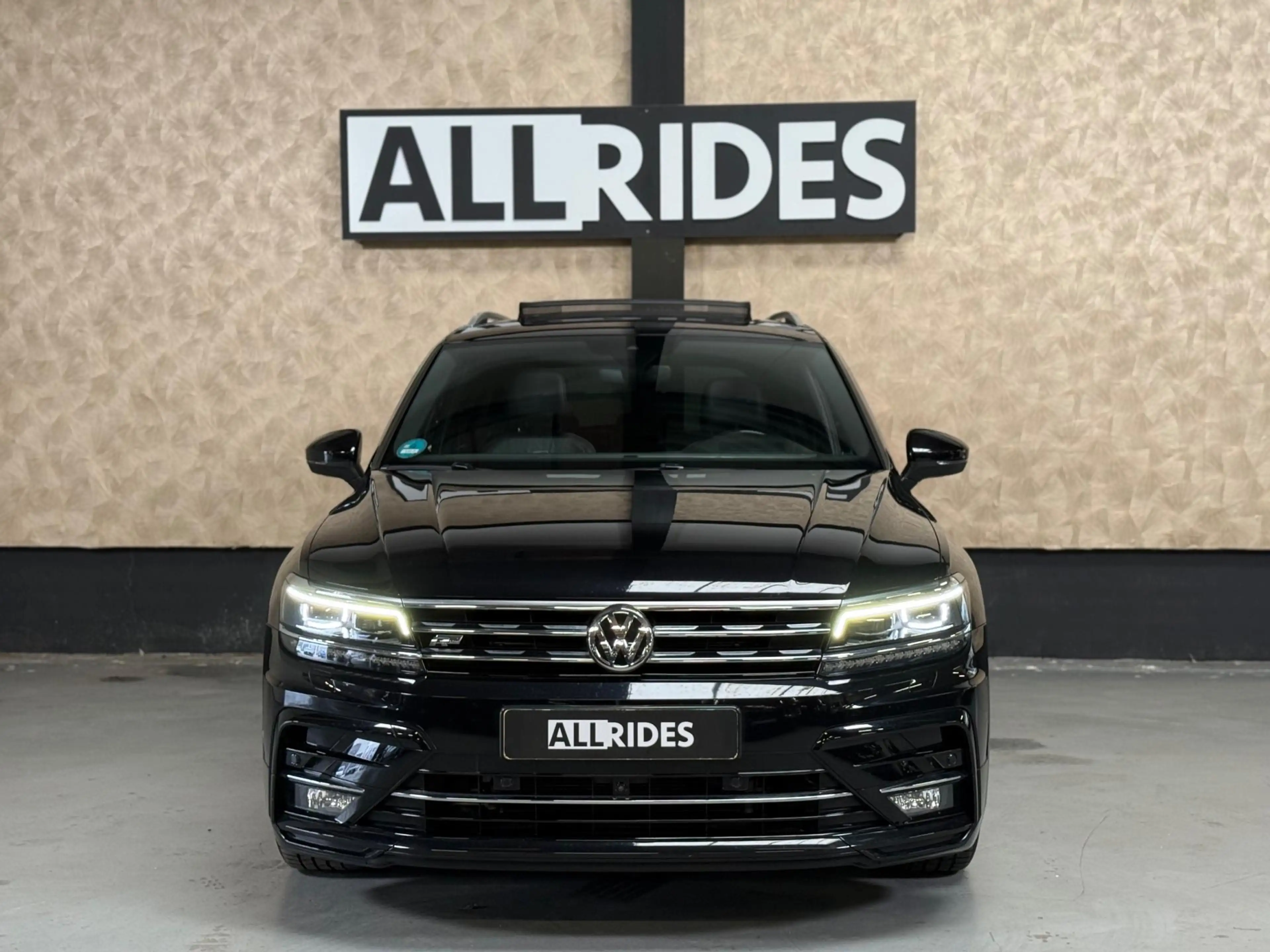 Volkswagen Tiguan 2.0 TSI 4Motion Highline Business R | Pano | Trekh — photo 9