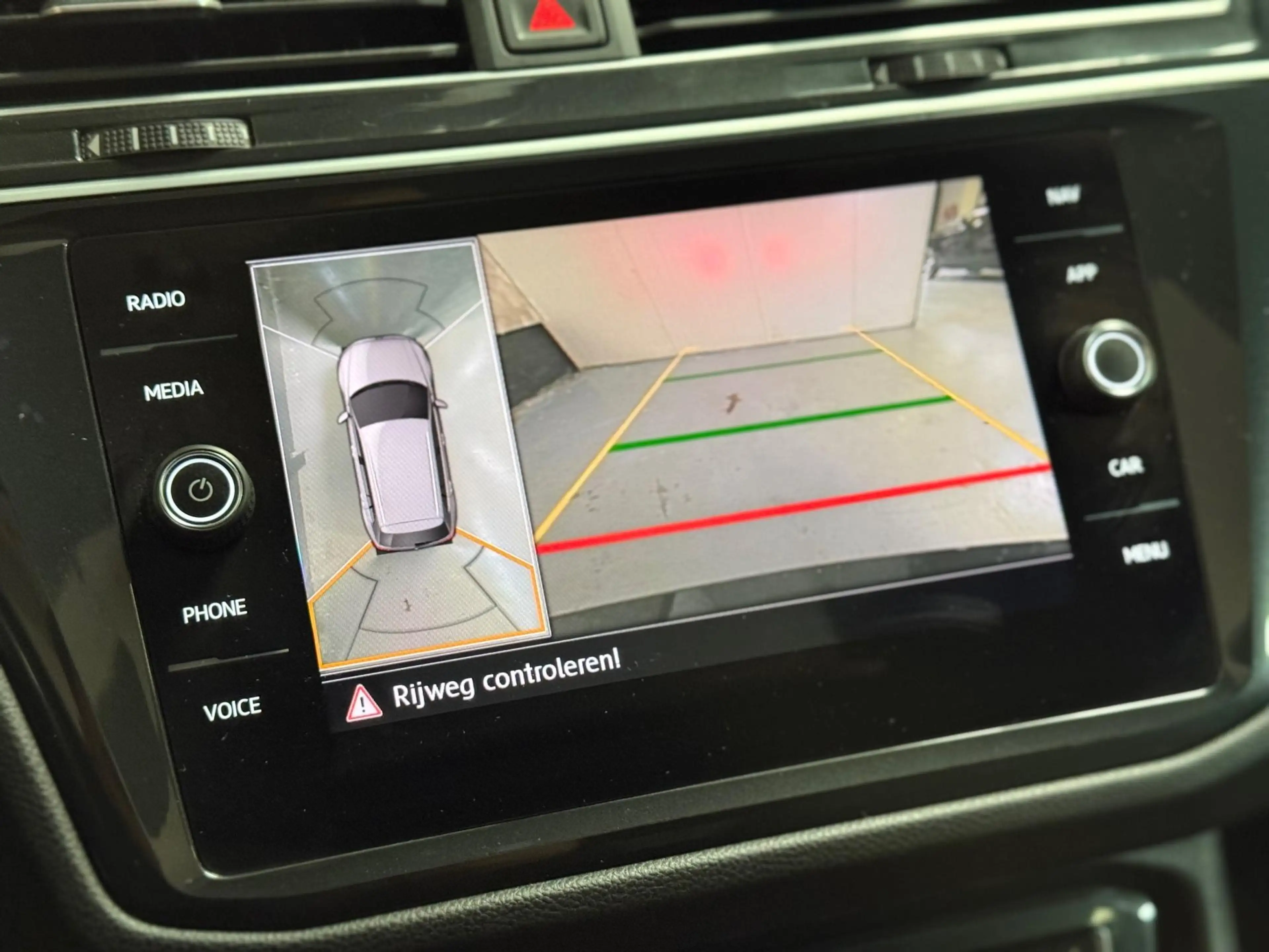 Volkswagen Tiguan 2.0 TSI 4Motion Highline Business R | Pano | Trekh — photo 31