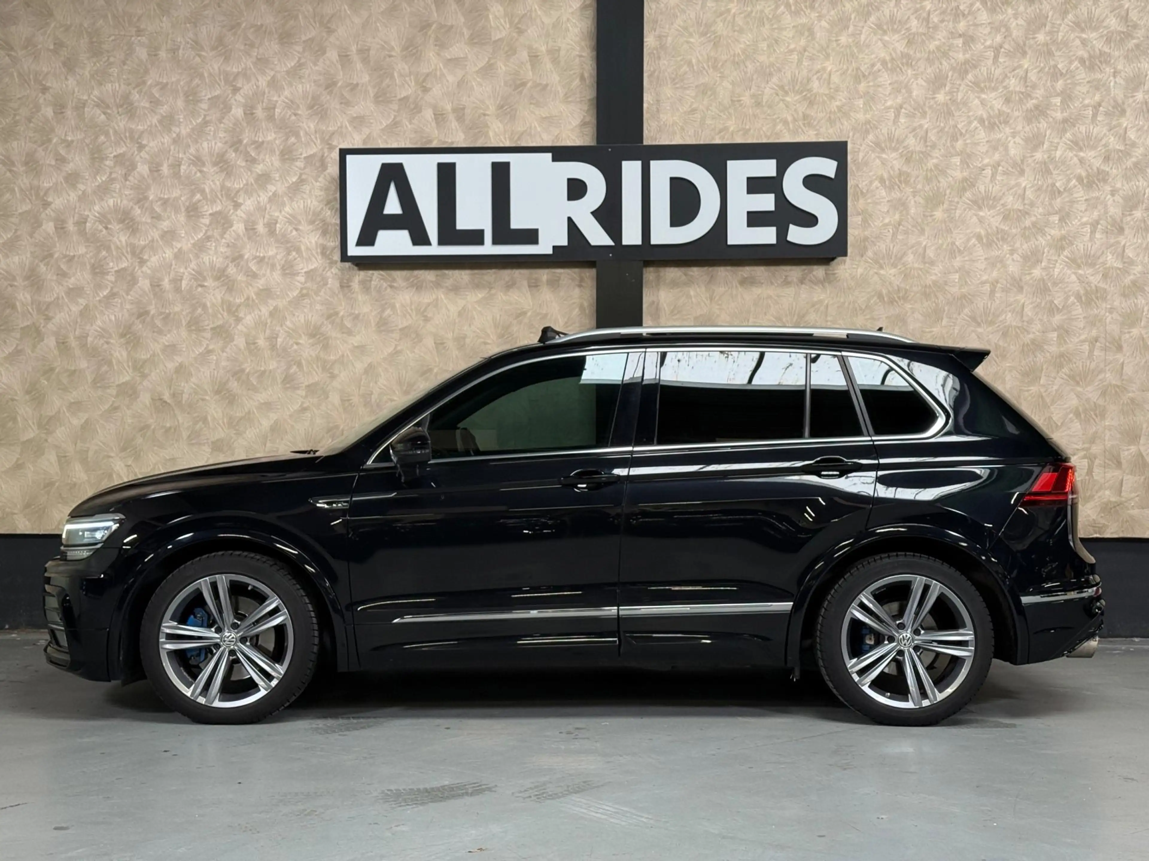 Volkswagen Tiguan 2.0 TSI 4Motion Highline Business R | Pano | Trekh — photo 5