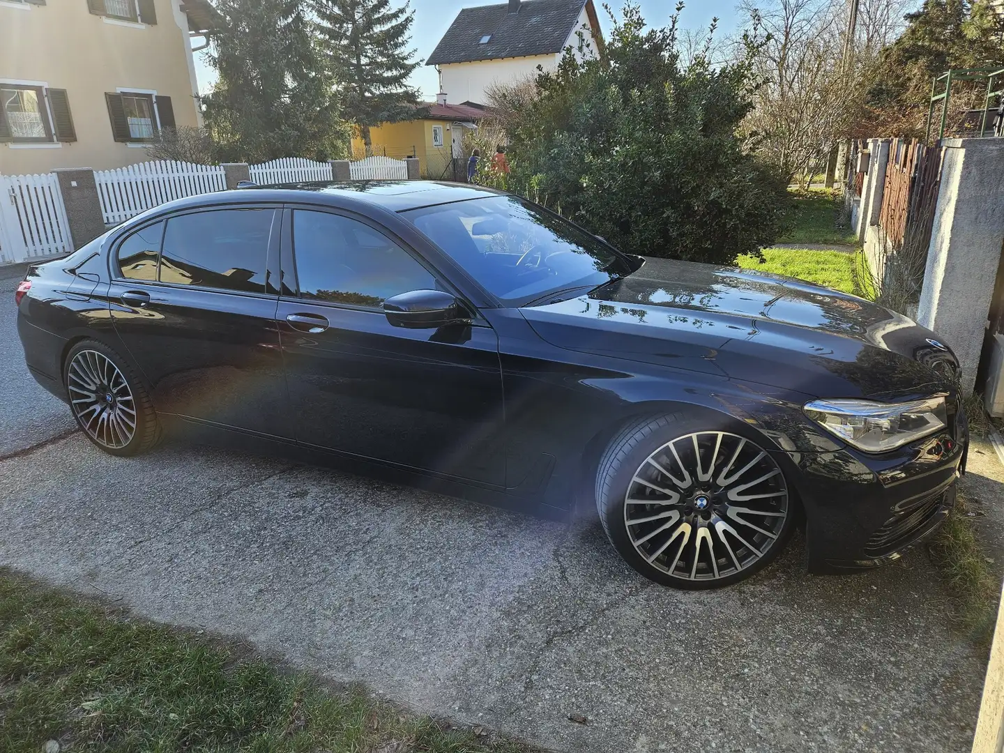 BMW 740 740Ld VOLL 3xTV, 4xMASSAGE, HU, 21 Zoll Blau - 2