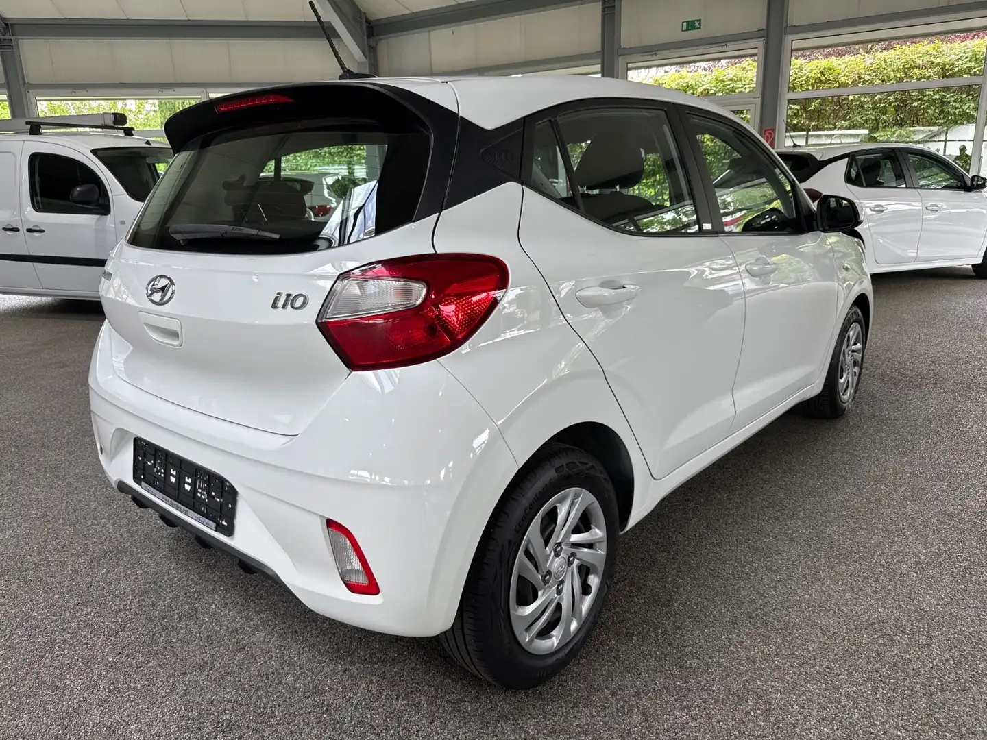 Hyundai i10 1.0i Select Klima 5-türer 1.Hand Weiß - 2