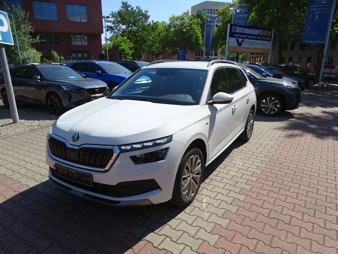 Skoda Kamiq 1.5 TSI CleverOPF Panorama, Autom, AHK Weiß - 1