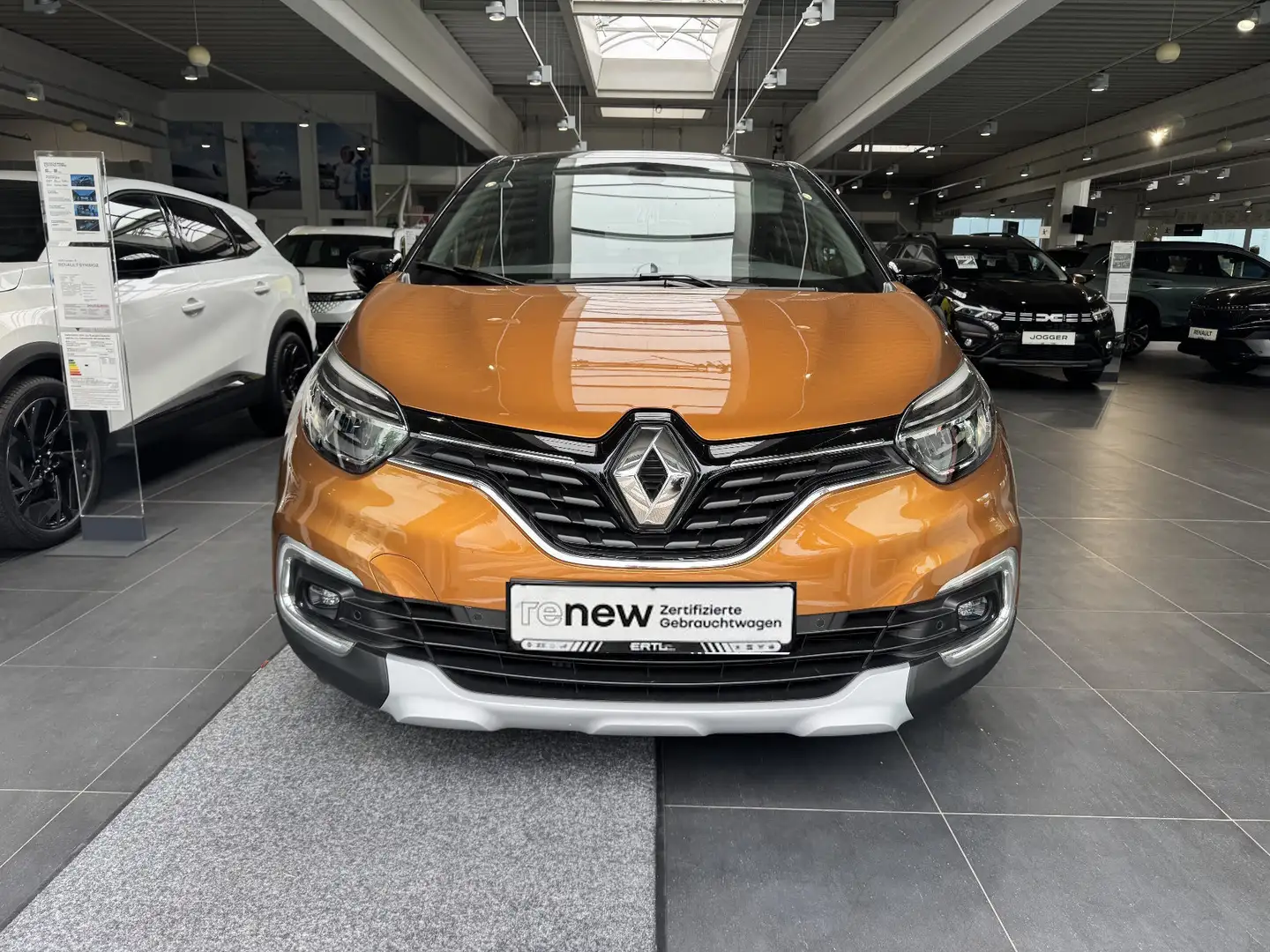 Renault Captur Intens TCe 120 EDC Orange - 2