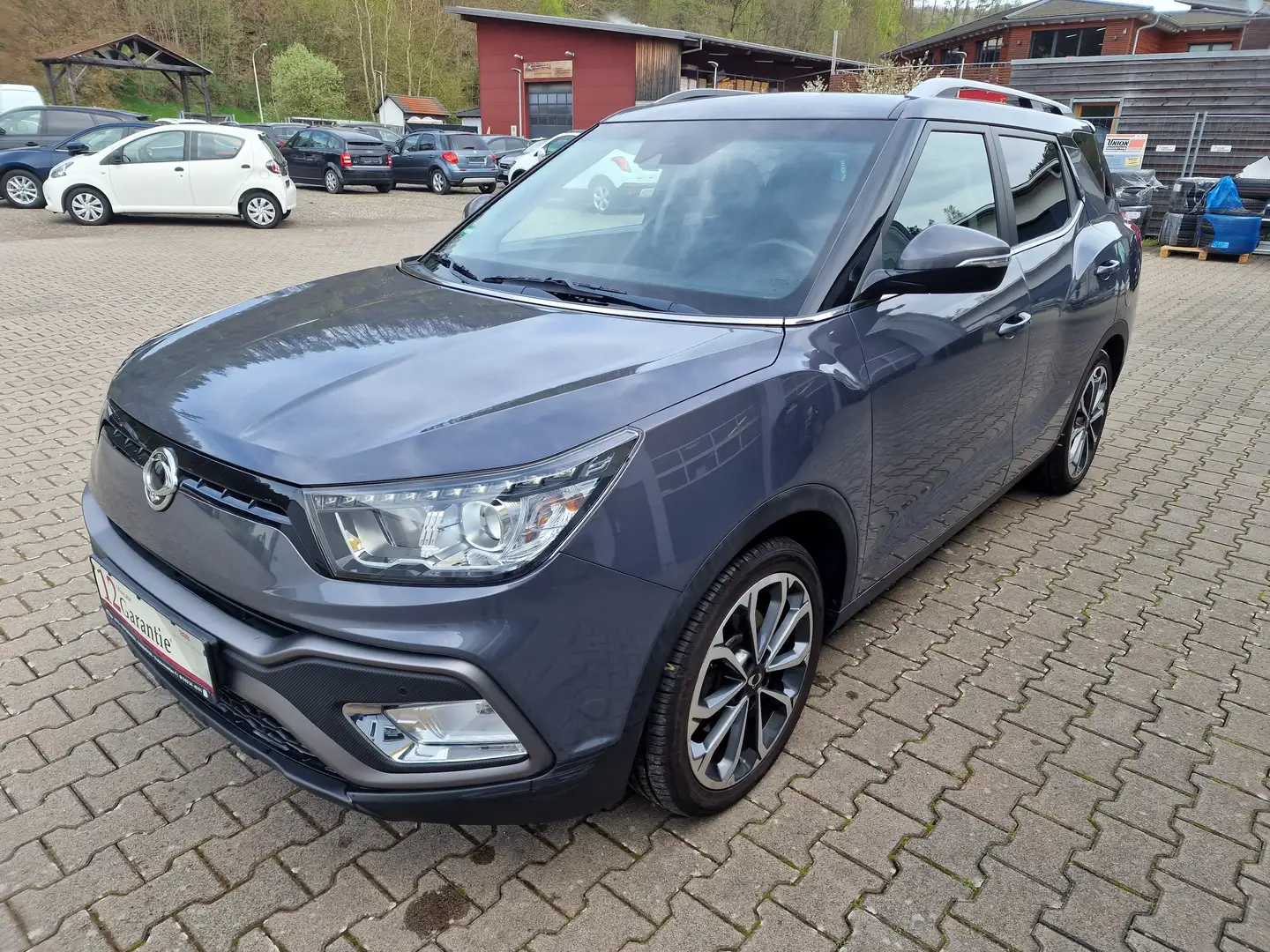 SsangYong XLV Crystal 4x2-LEDER-NAVI-SHZG-LHZG- Grey - 2