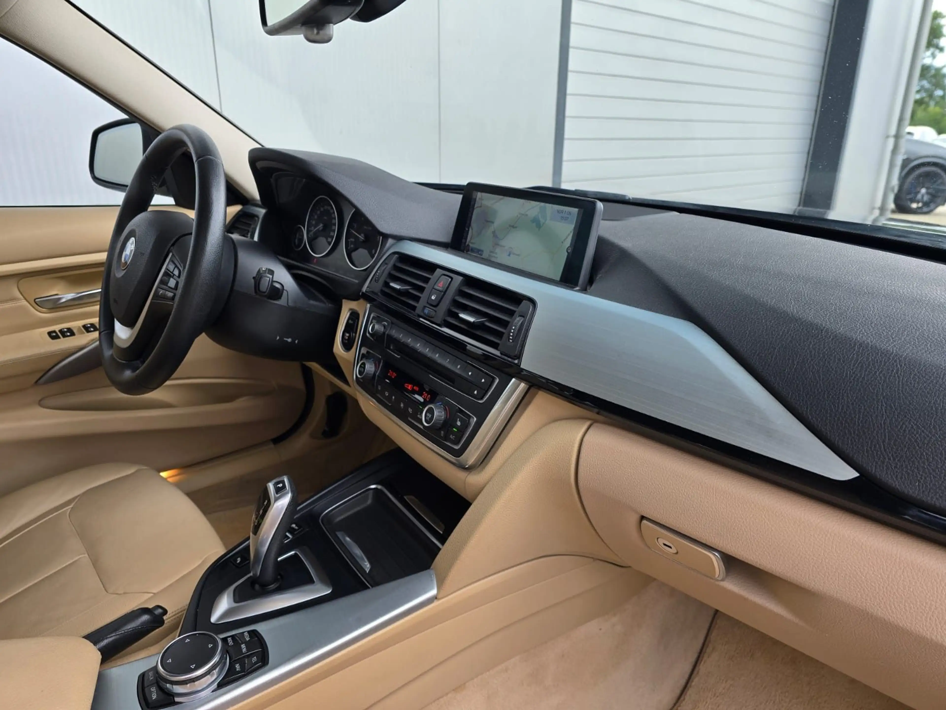 BMW 330 d xDrive Luxury Line*AHK,HUD,Pano,Memory,Navi — photo 14