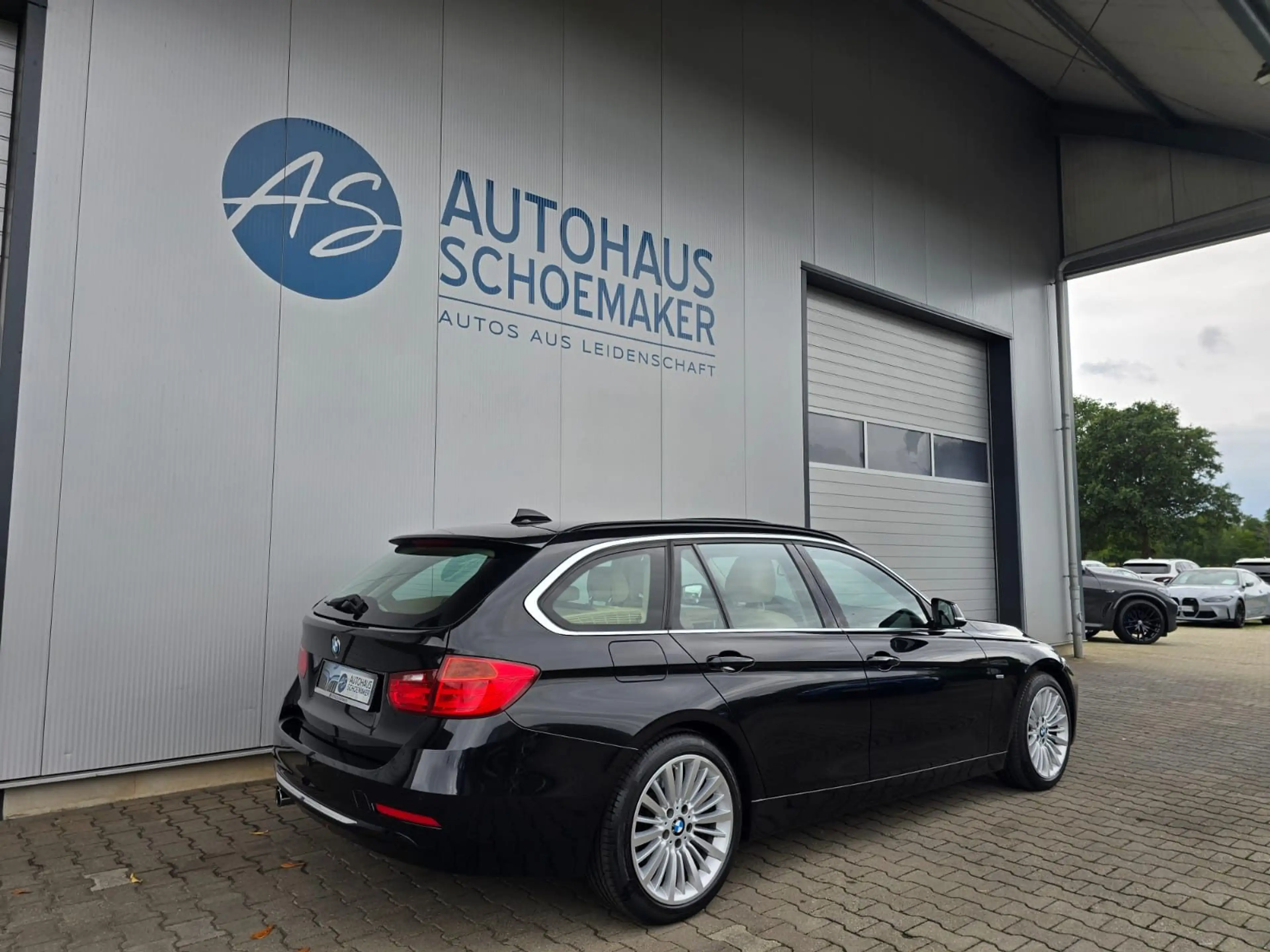 BMW 330 d xDrive Luxury Line*AHK,HUD,Pano,Memory,Navi — photo 8