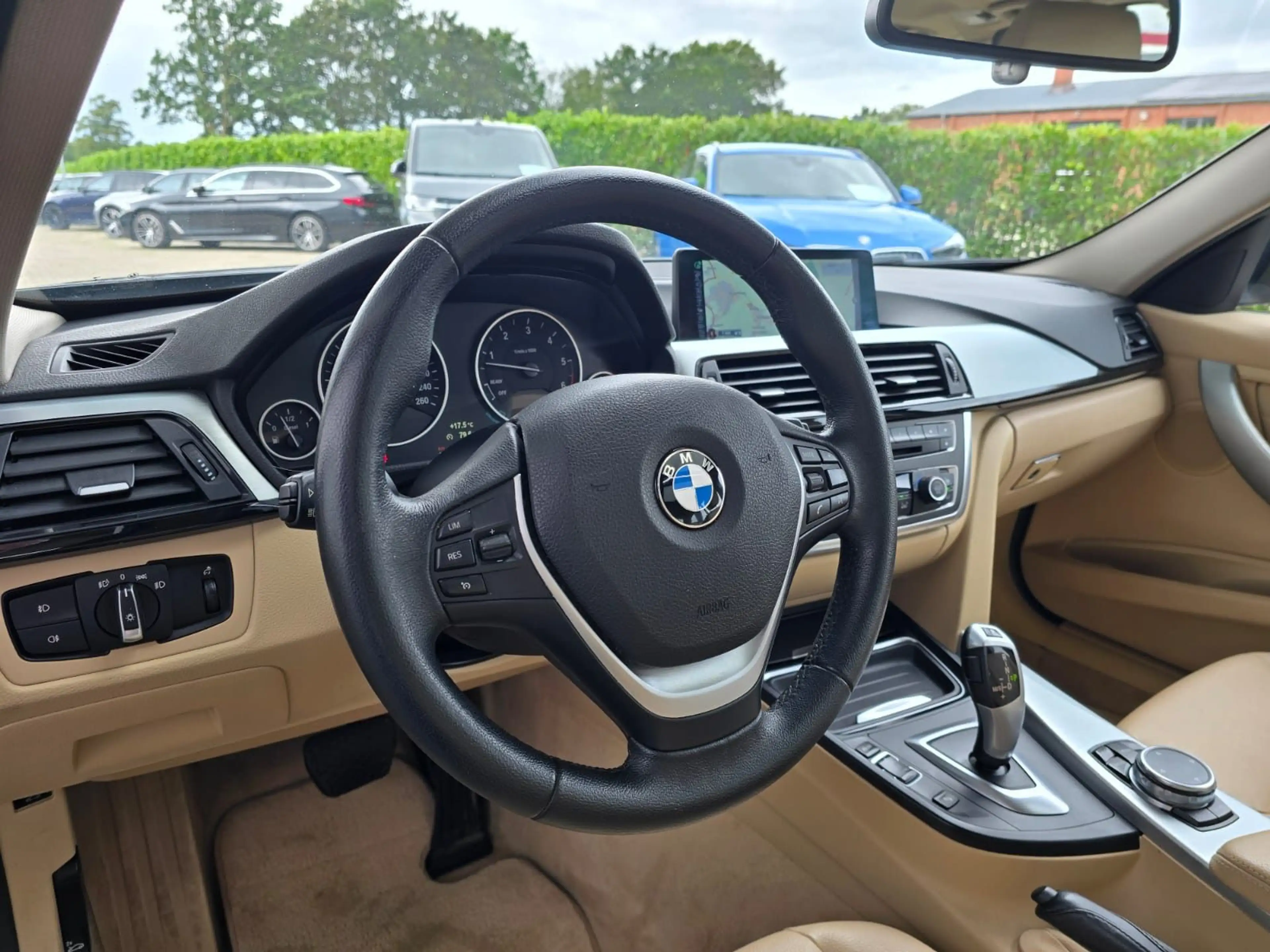 BMW 330 d xDrive Luxury Line*AHK,HUD,Pano,Memory,Navi — photo 15