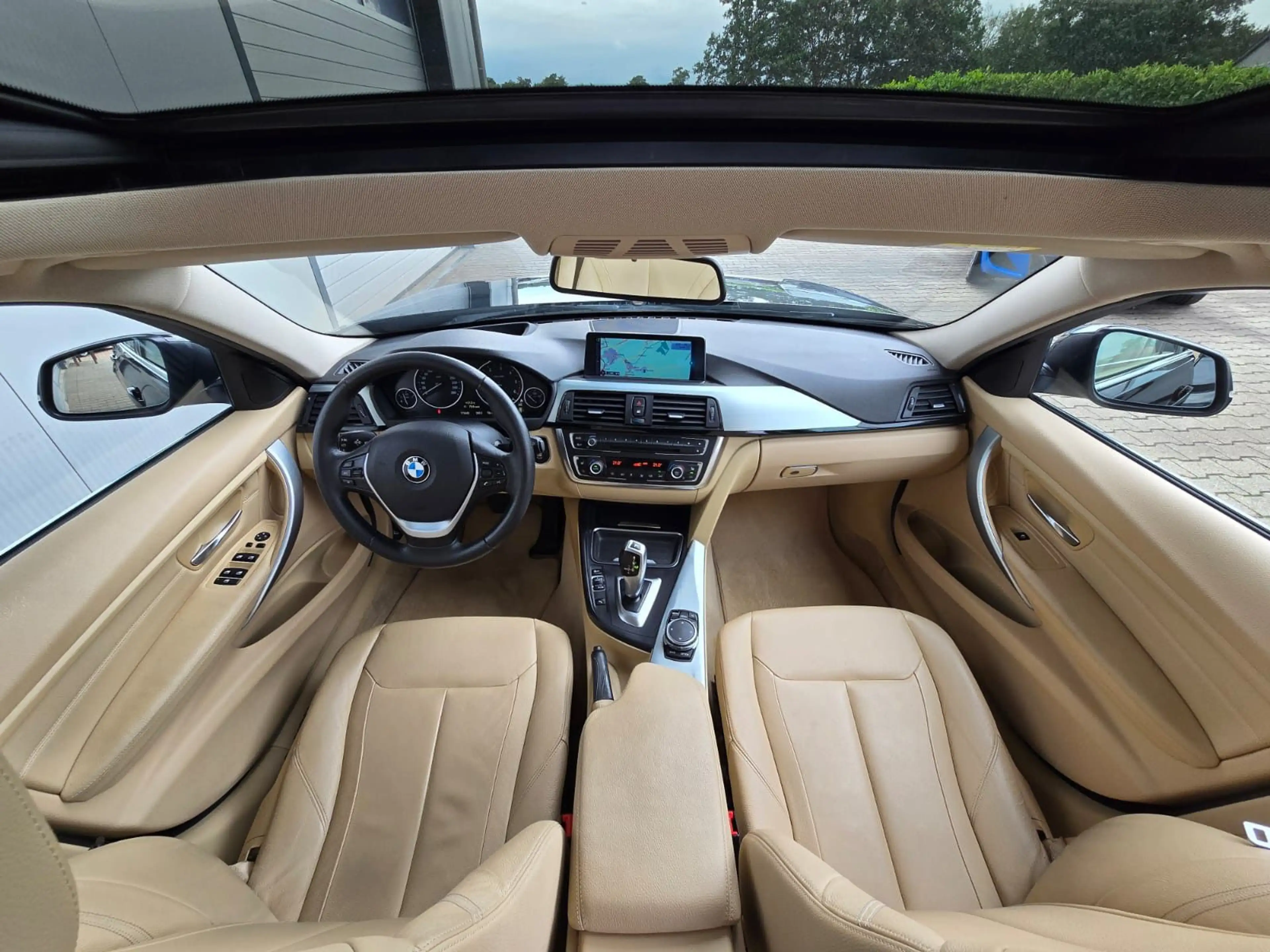 BMW 330 d xDrive Luxury Line*AHK,HUD,Pano,Memory,Navi — photo 10