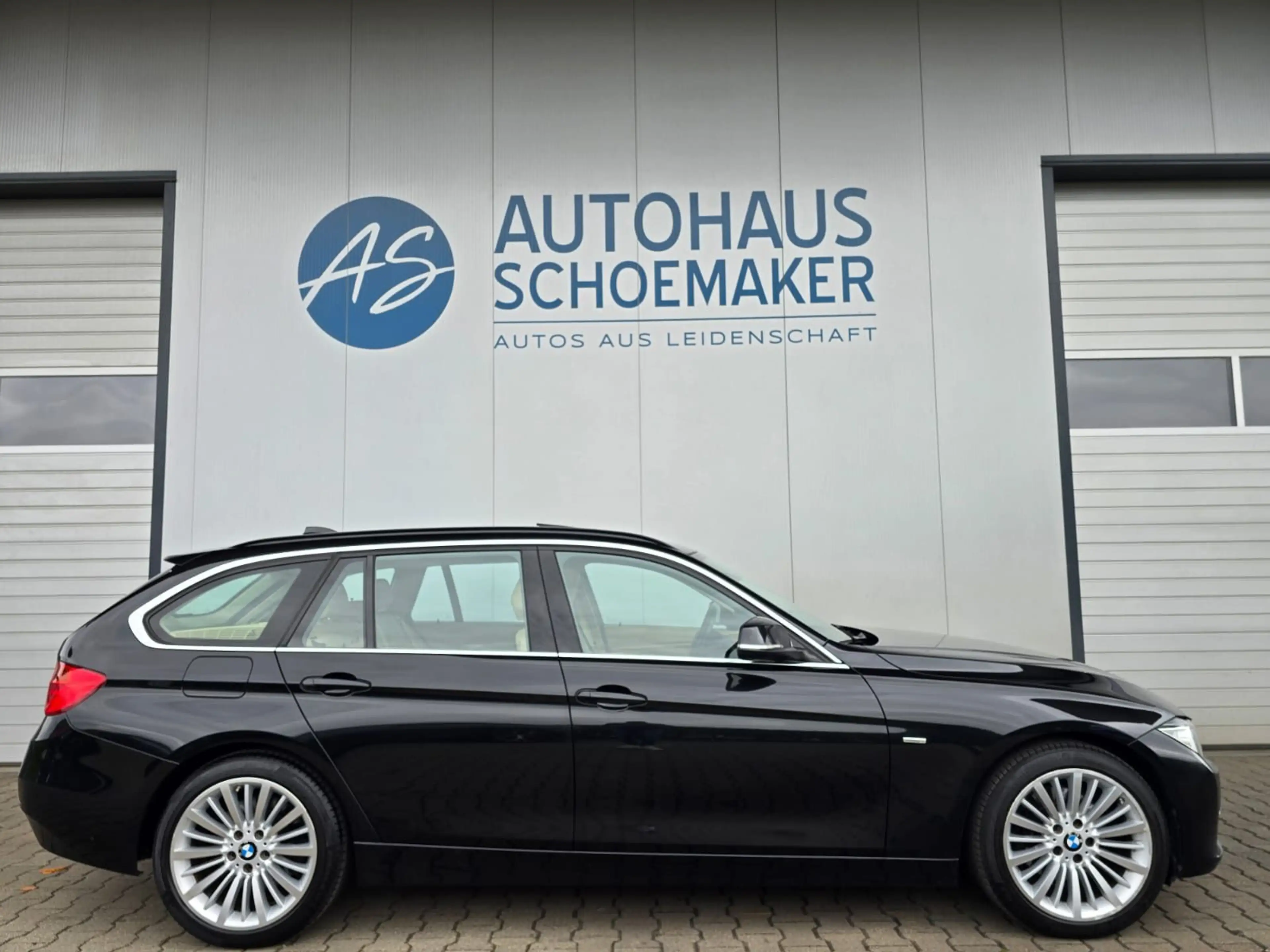 BMW 330 d xDrive Luxury Line*AHK,HUD,Pano,Memory,Navi — photo 4