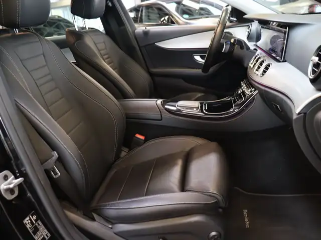 Mercedes-Benz 300 view 23