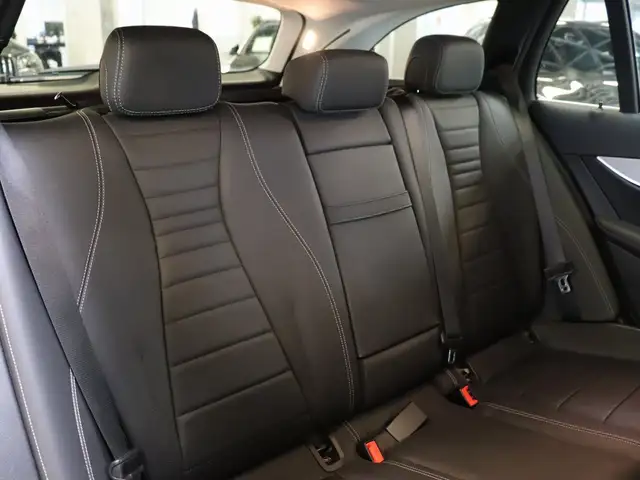 Mercedes-Benz 300 view 21