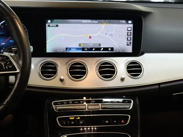 Mercedes-Benz 300 view 14