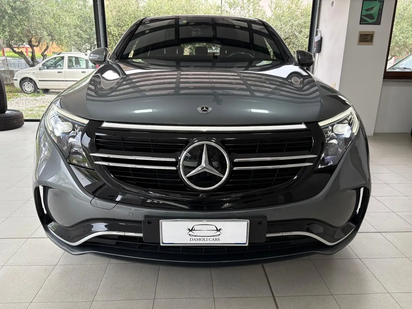 Mercedes-Benz EQC 400 Premium Plus 4matic Šedá - 2