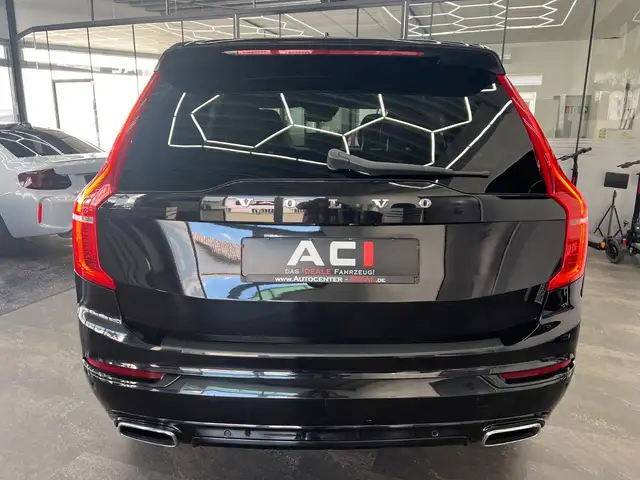 Volvo XC90 view 5