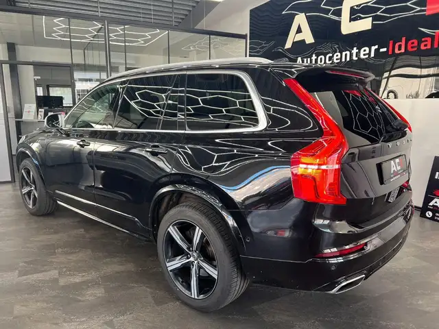 Volvo XC90 view 4