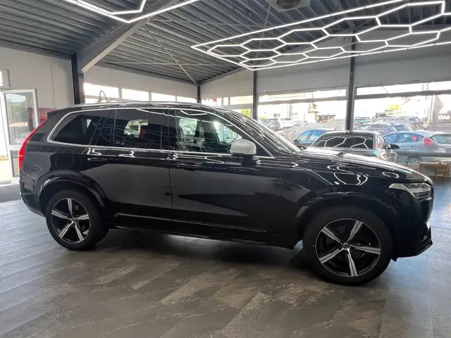 Volvo XC90 view 7