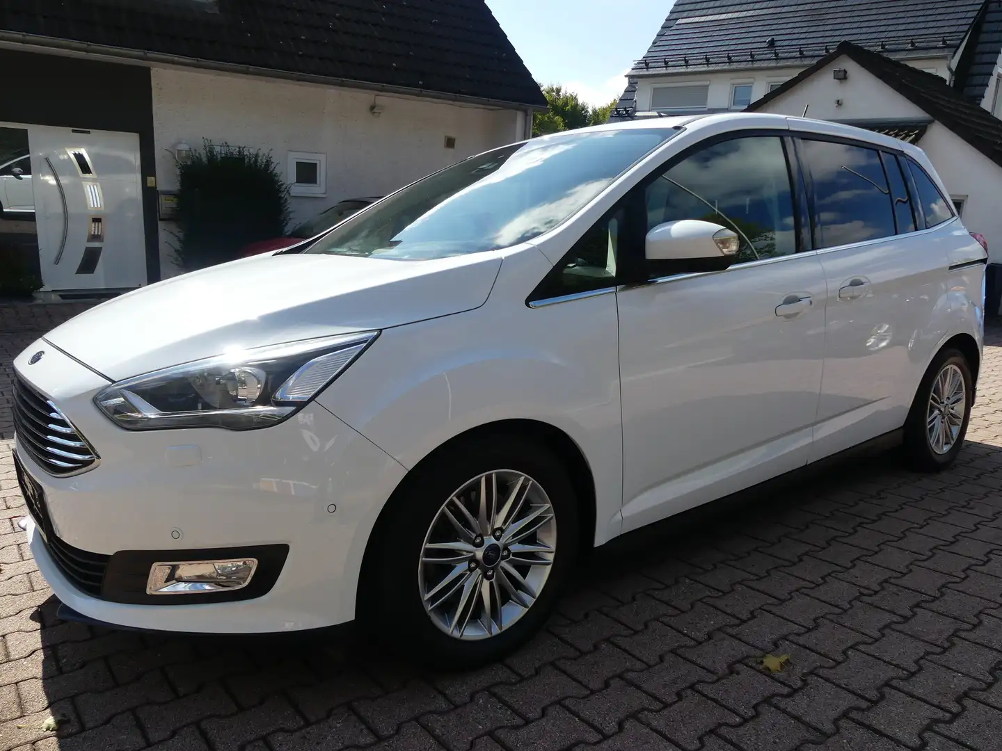 Ford Grand C-Max Titanium AHK NAVI Bi-Xenon Weiß - 1