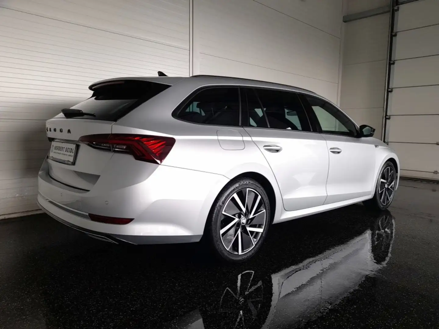 Skoda Octavia Combi SPORTLINE 2,0 TDI DSG *18 ZOLL / VOLL-LED MIT DYN BLINKER / VIRTUELL / NAVI / ACC / VERKEHRSZEICHEN & SPURHALTEASSI Silber - 2
