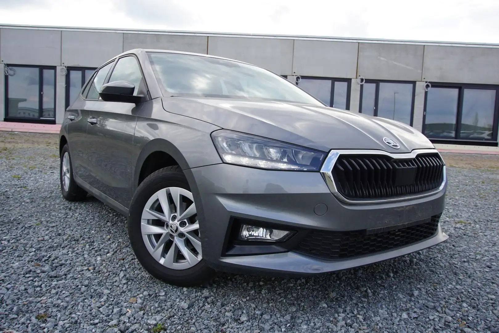 Skoda Fabia 1.0TSI AHK Navi/MirrorLi PDC SHZ 1Hand Gris - 1