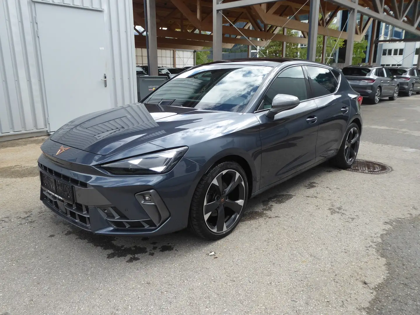 CUPRA Leon 1.5 eTSI DSG 150 PS ACT Grau - 1