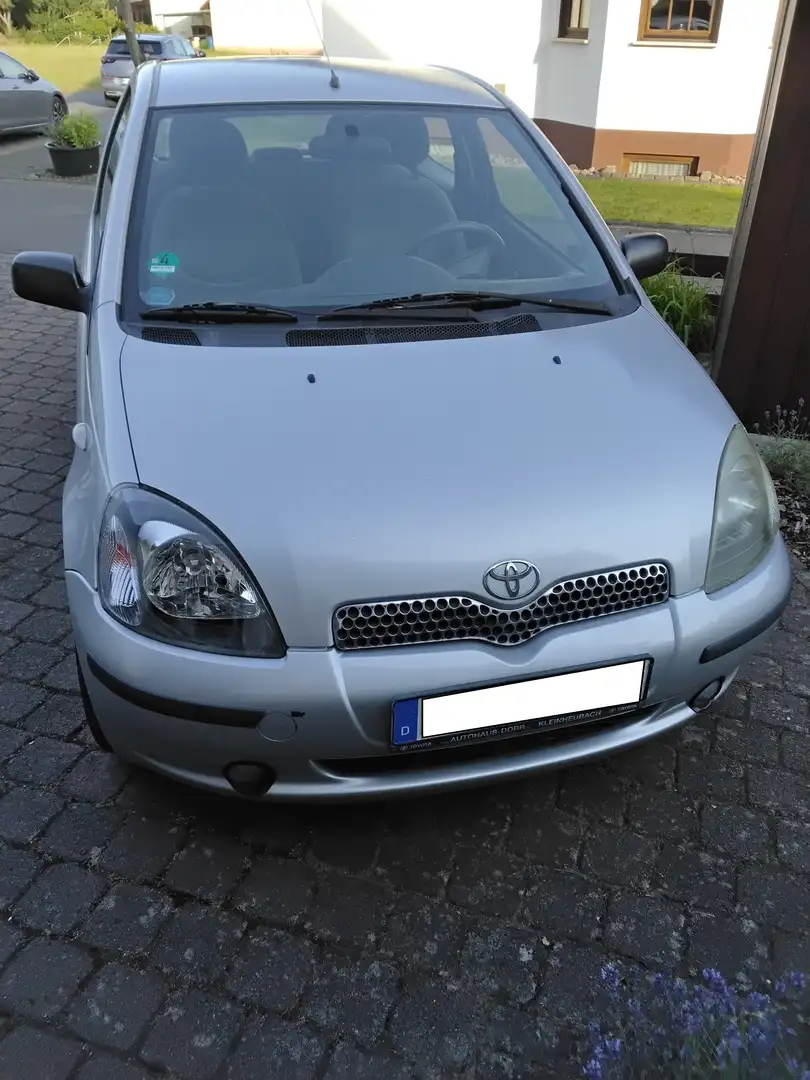 Toyota Yaris 1.0 linea sol Argent - 1