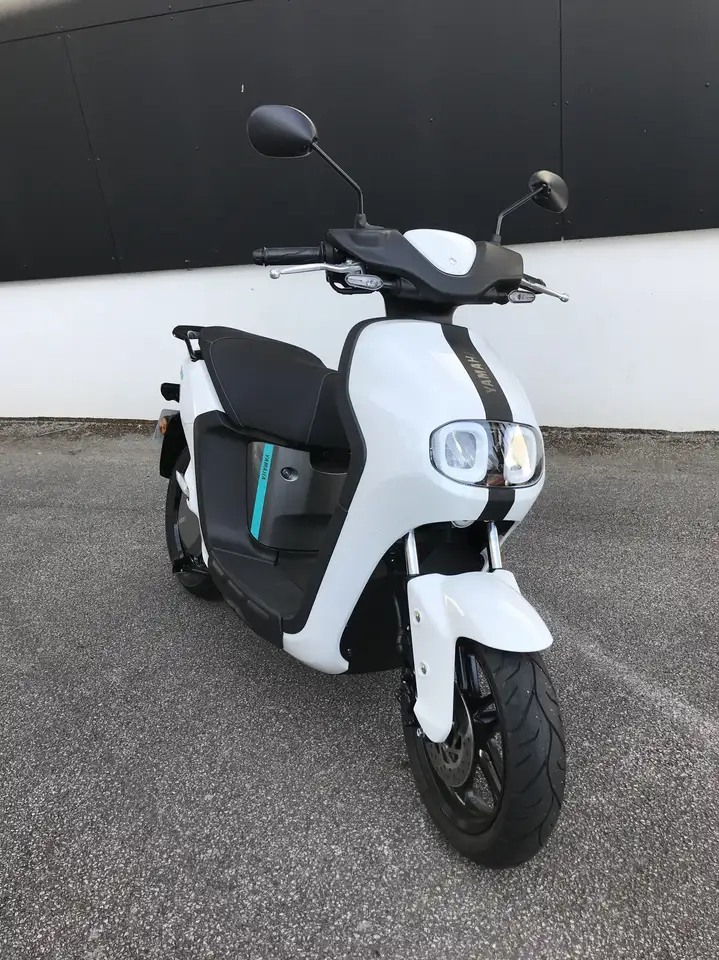 Yamaha NEOs 50